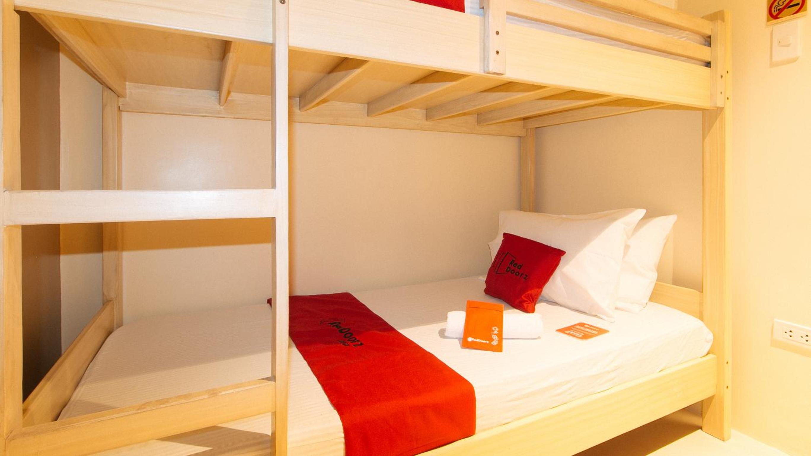 Standard Double Room - Photo 9