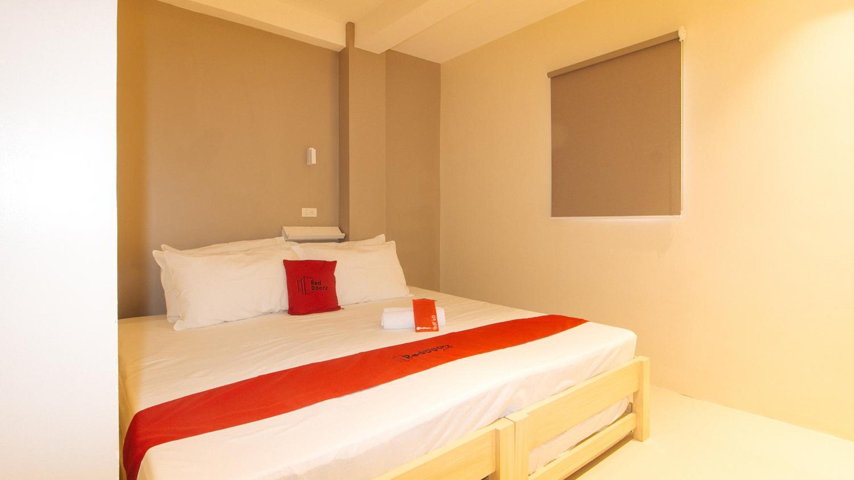 Deluxe Room - Photo 1
