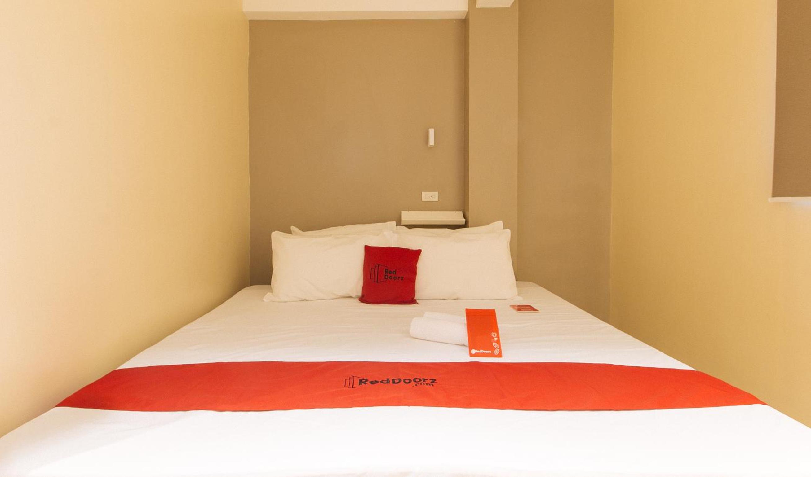 Deluxe Room - Photo 5
