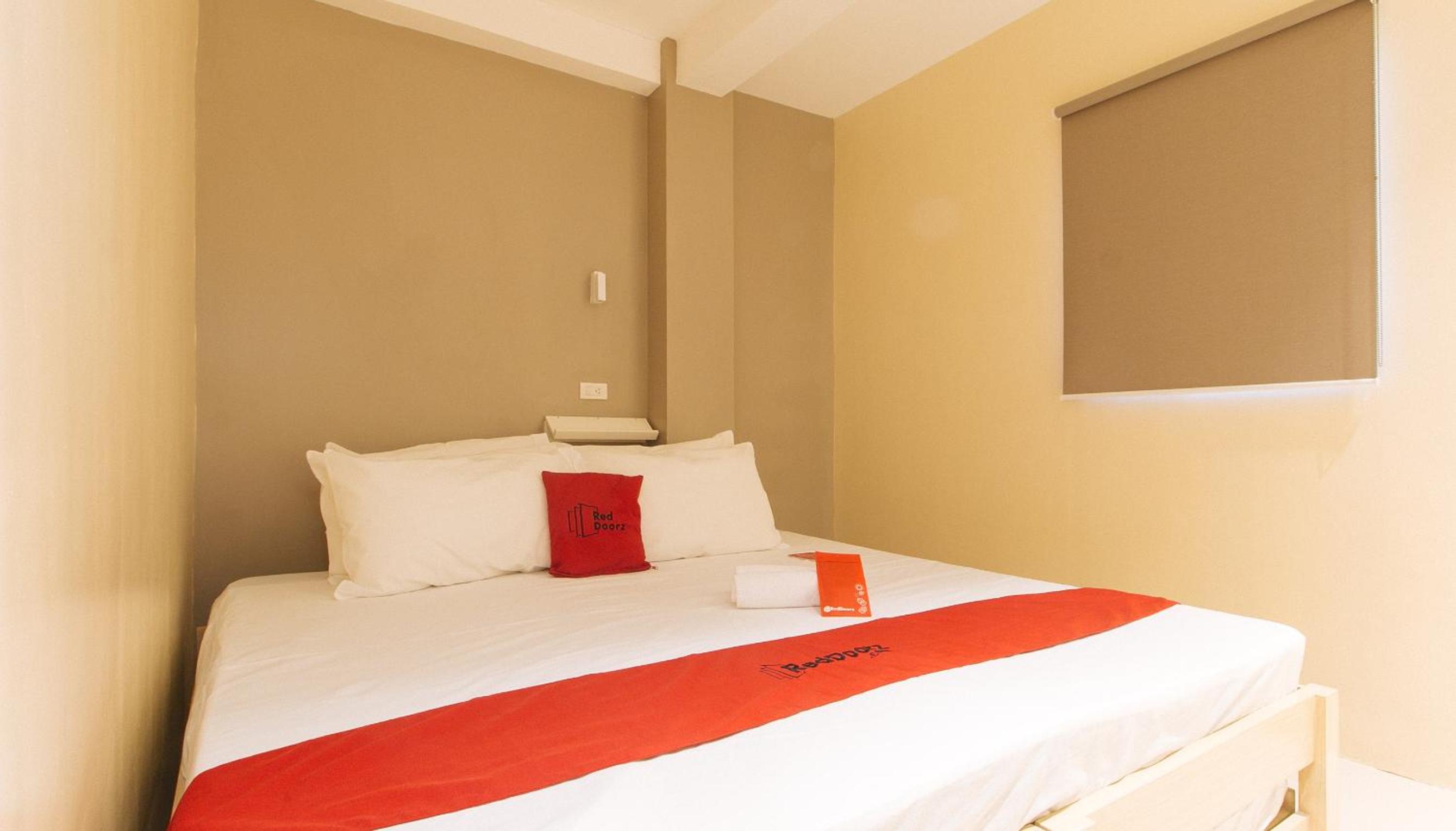 Deluxe Room - Photo 9