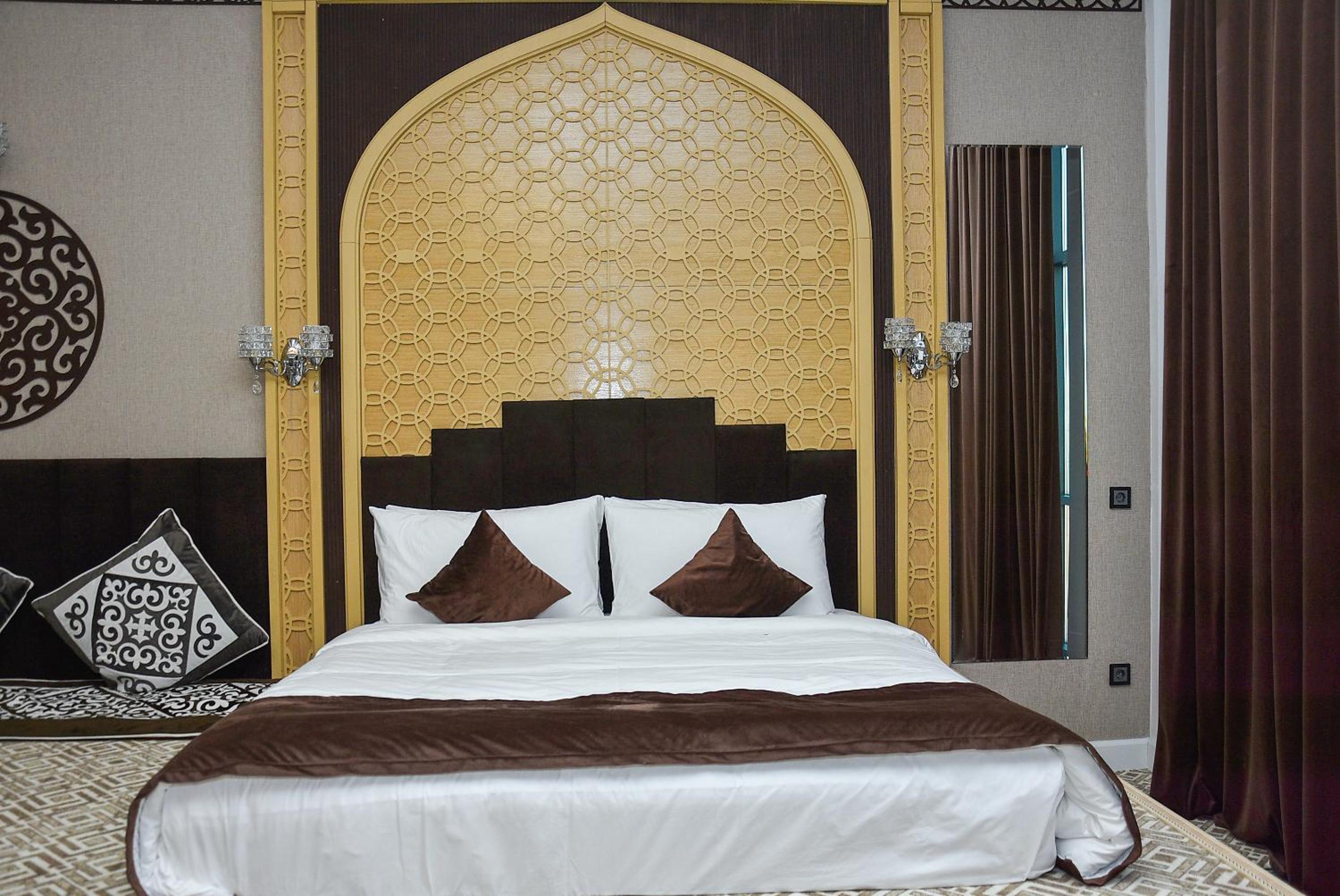 1 King Bed, National Suite, Non-Smoking - Photo 6