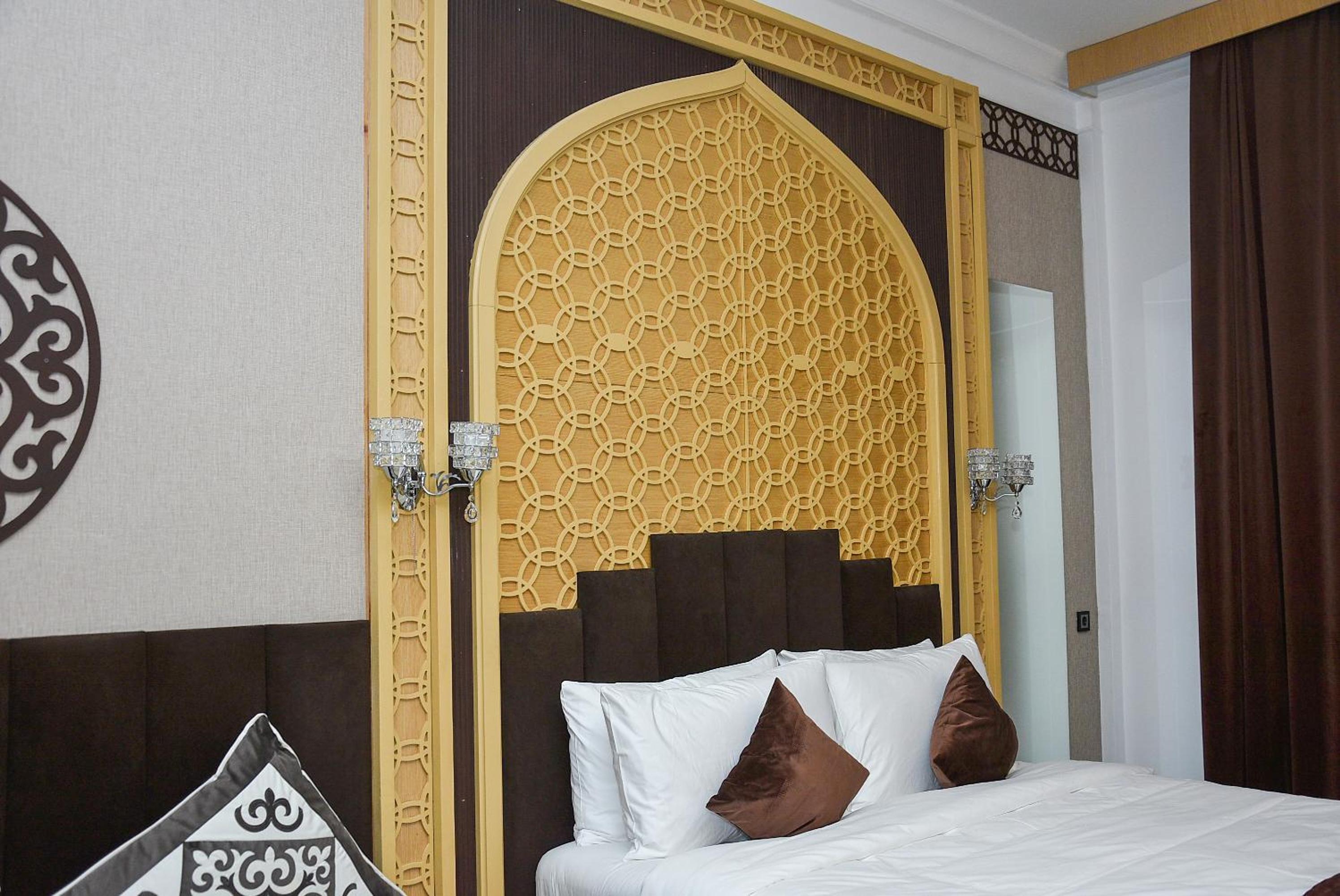 1 King Bed, National Suite, Non-Smoking - Photo 7