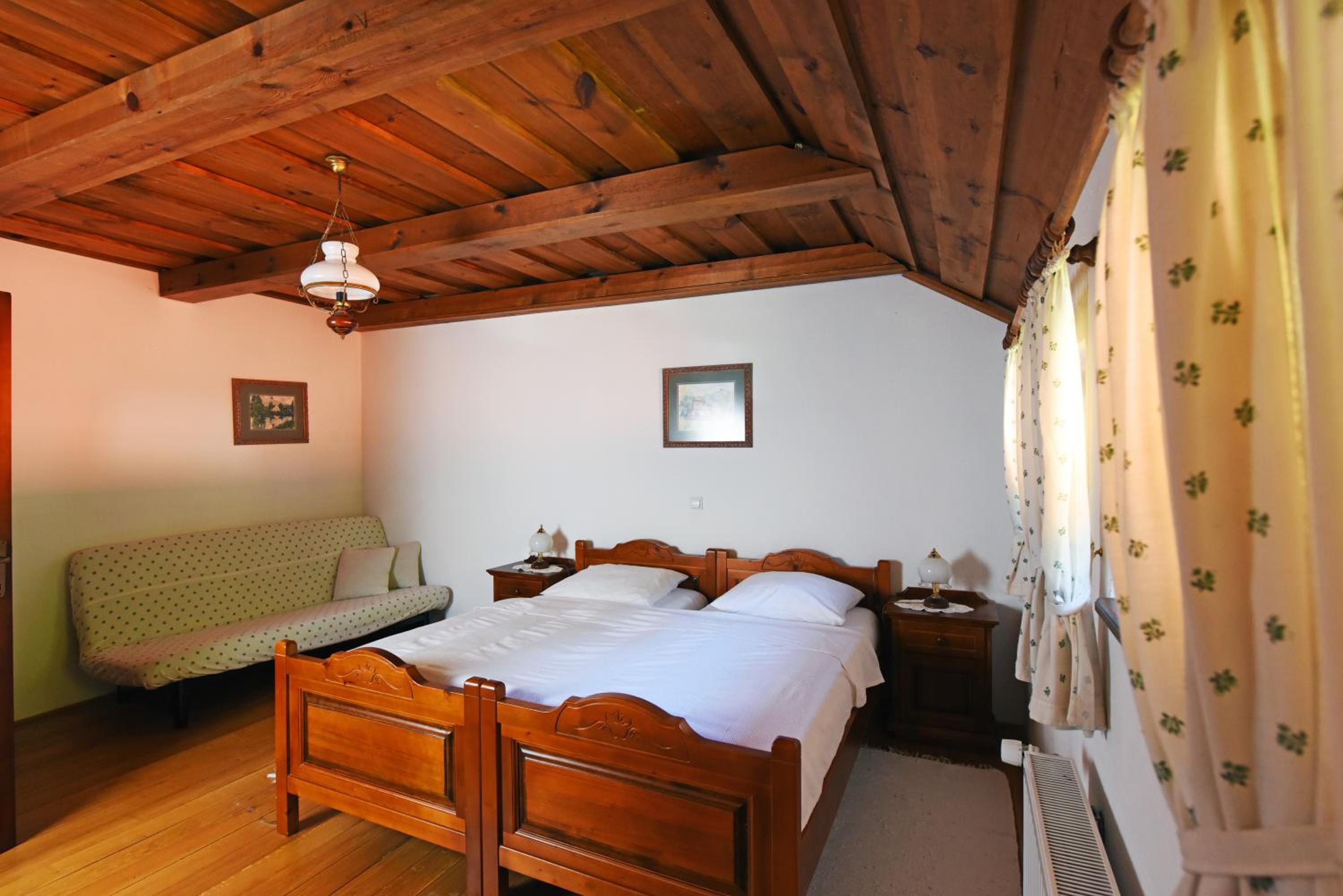 Deluxe Double Room with Balcony photo 2