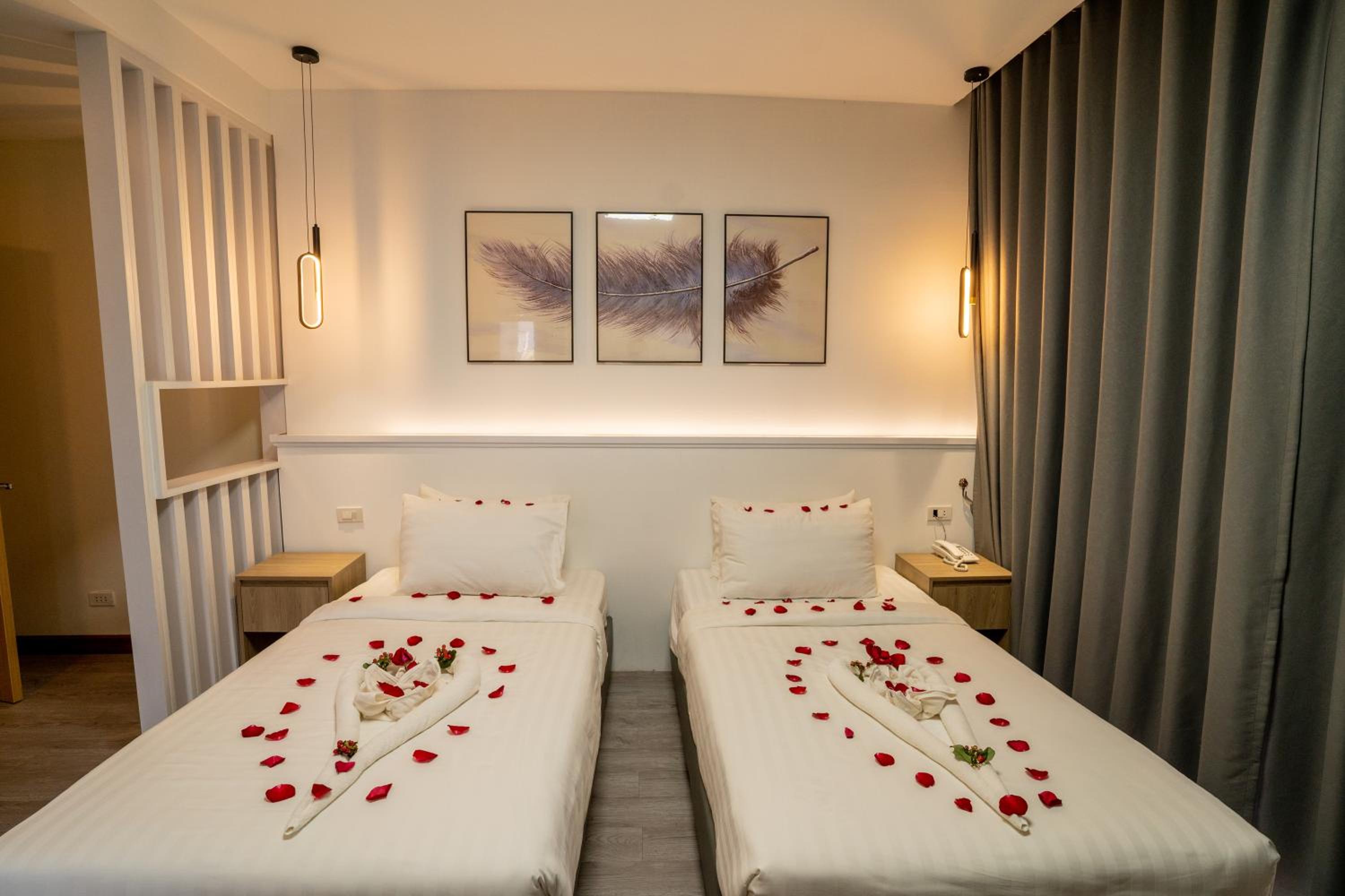 Deluxe Twin Room - Photo 12