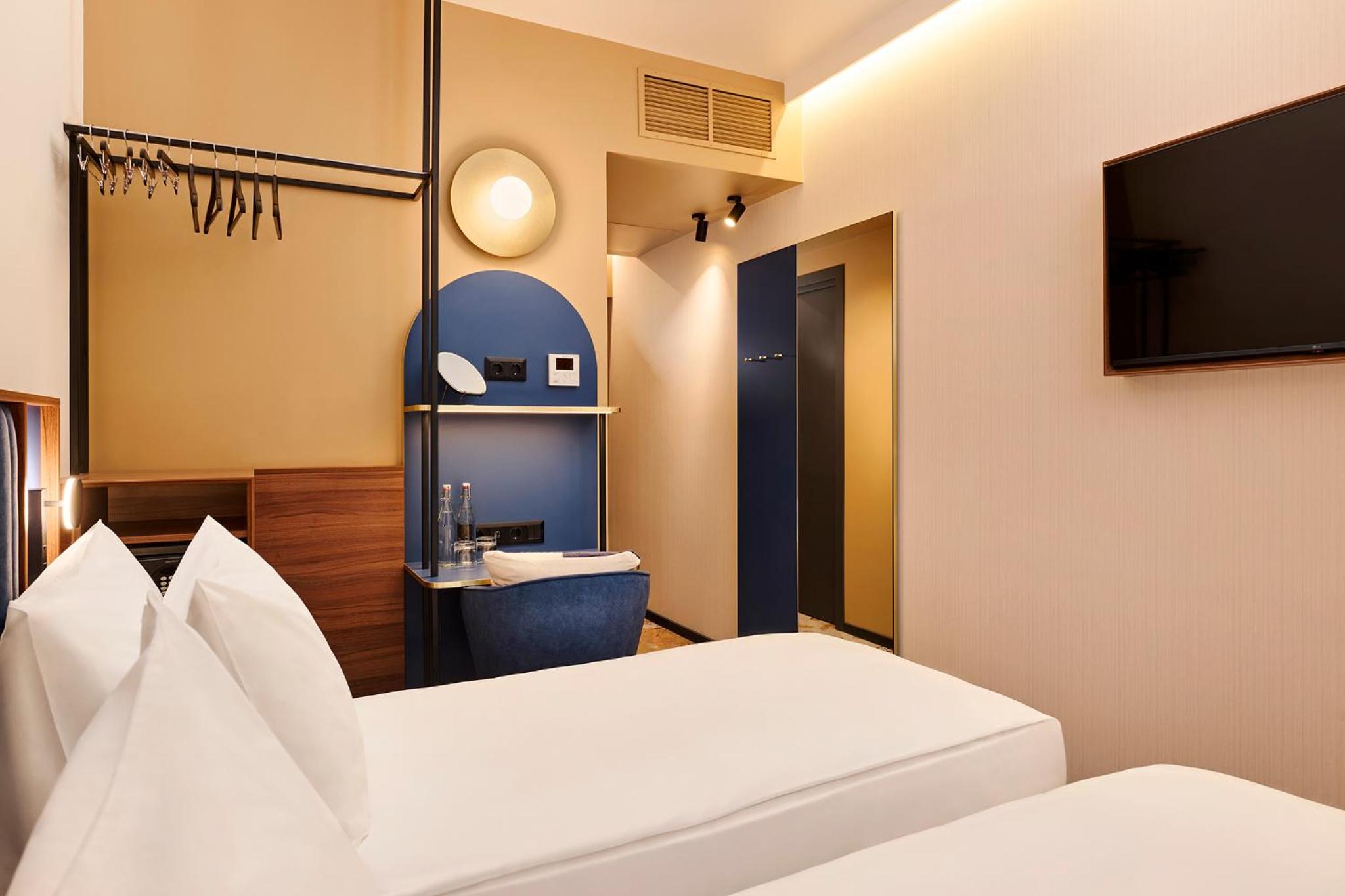 Cozy Twin Room