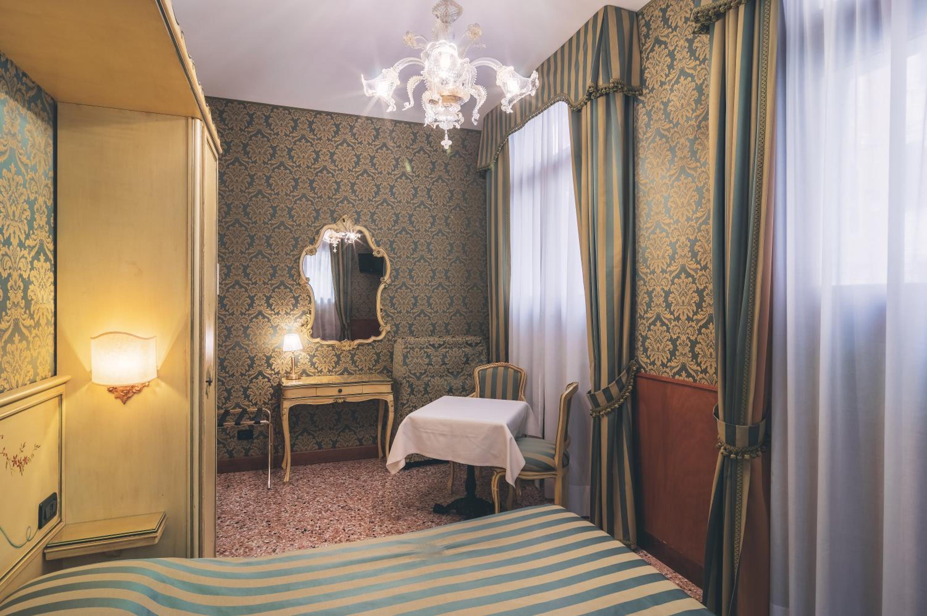 Standard Double or Twin Room photo 3
