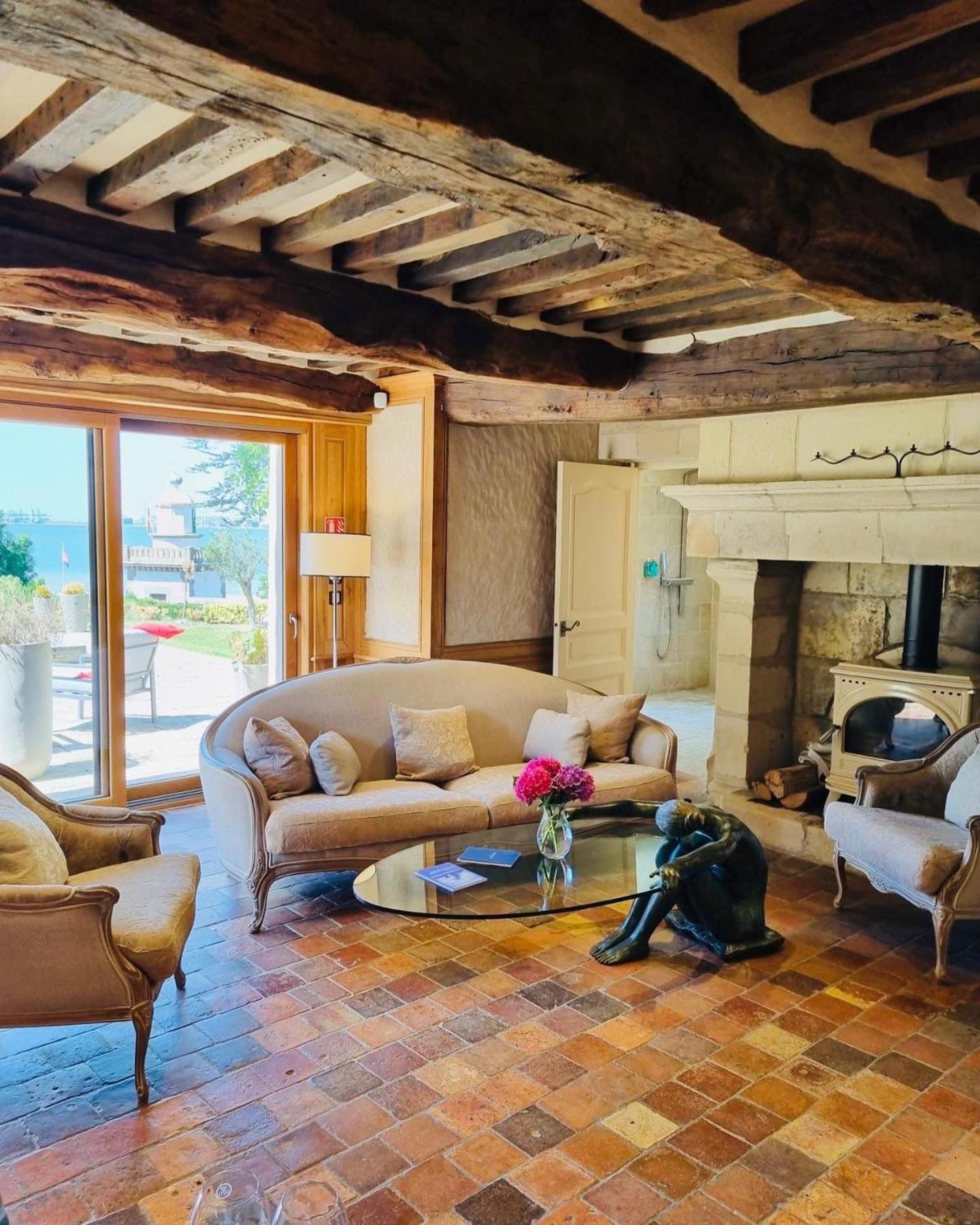 Villa with Private Pool - Photo 1