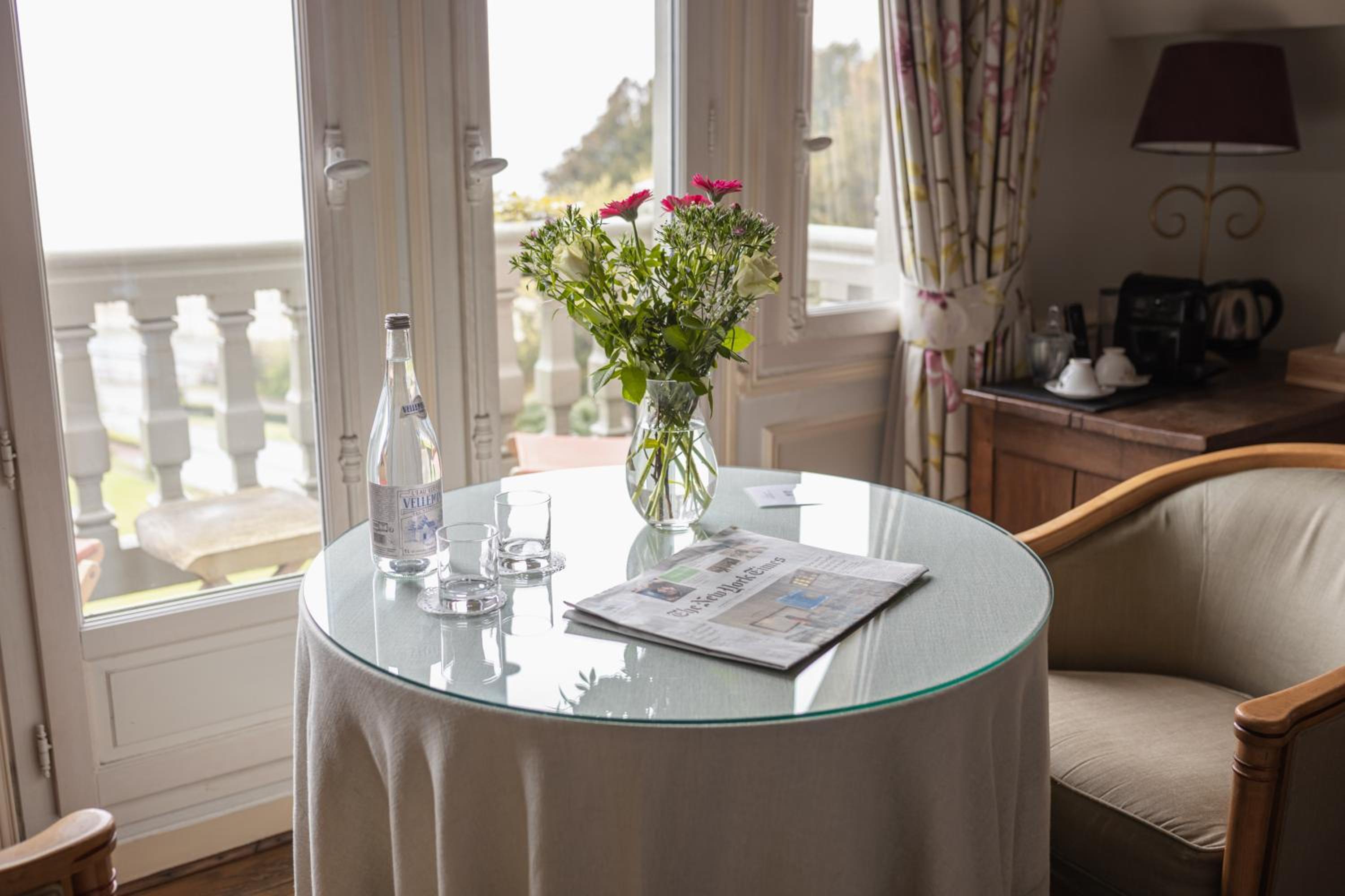 Deluxe Double Room with Sea View - Photo 3