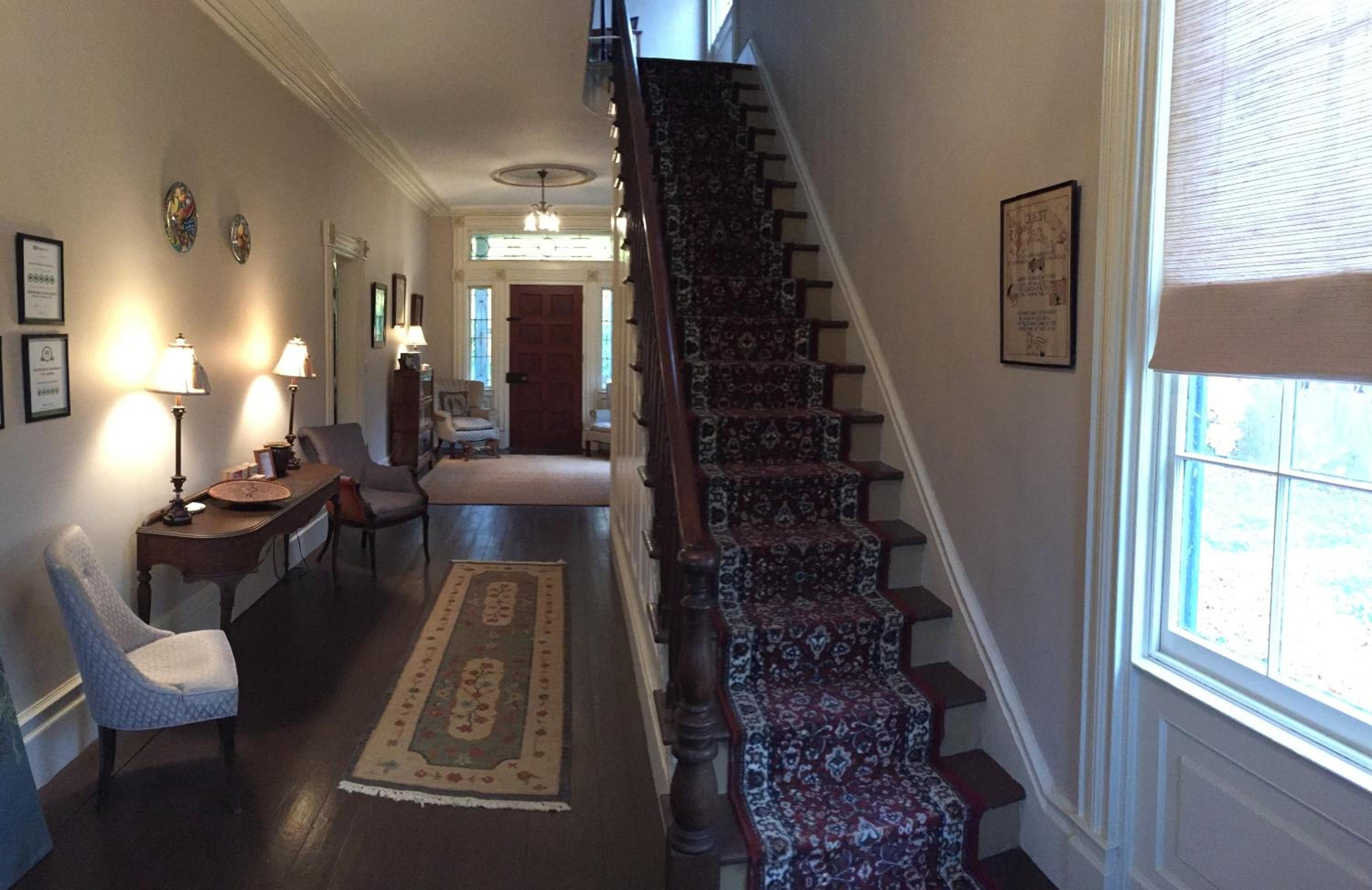 Deluxe King Suite photo 2