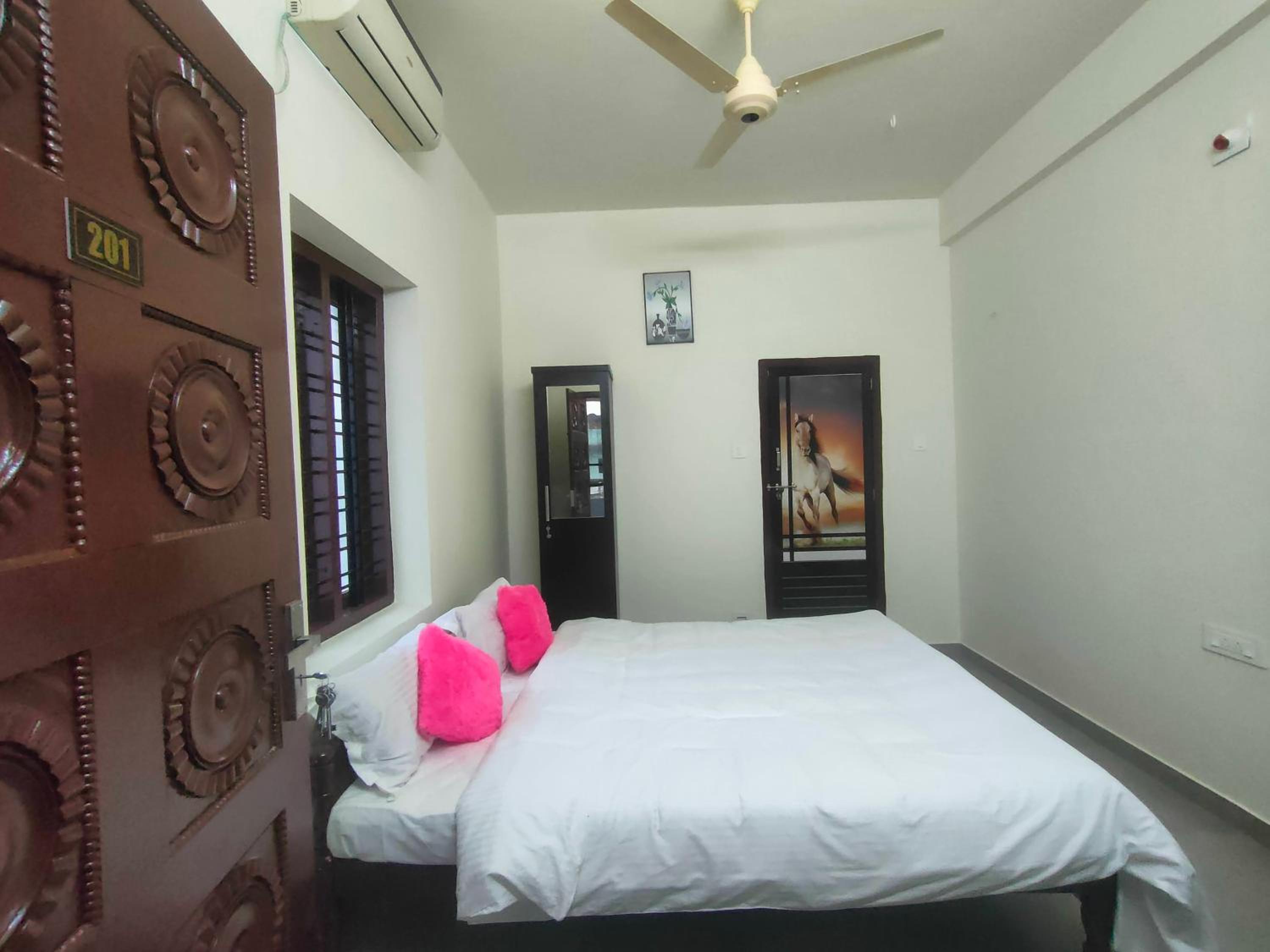 Double Room with Private Bathroom photo 3