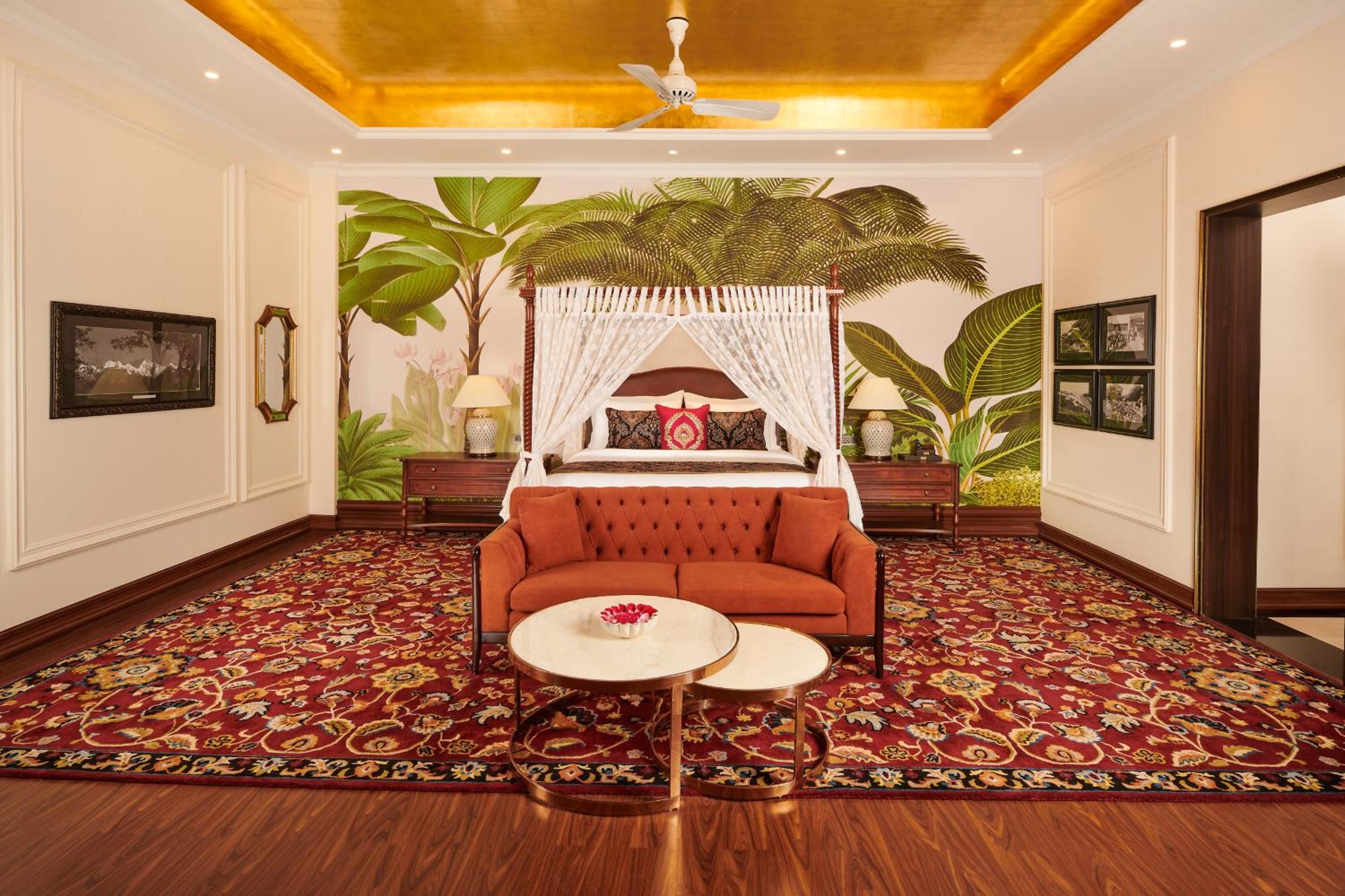Planter’s Suite - 10% Discount on Foods & Soft Beverages* | 15% Discounts on Laundry Services* | INR 500 spa credit during your stay on selective Massage services. TnC Apply.* | Free Minibar - 2 cans of soft Beverages (Once on Arrival) - Photo 1