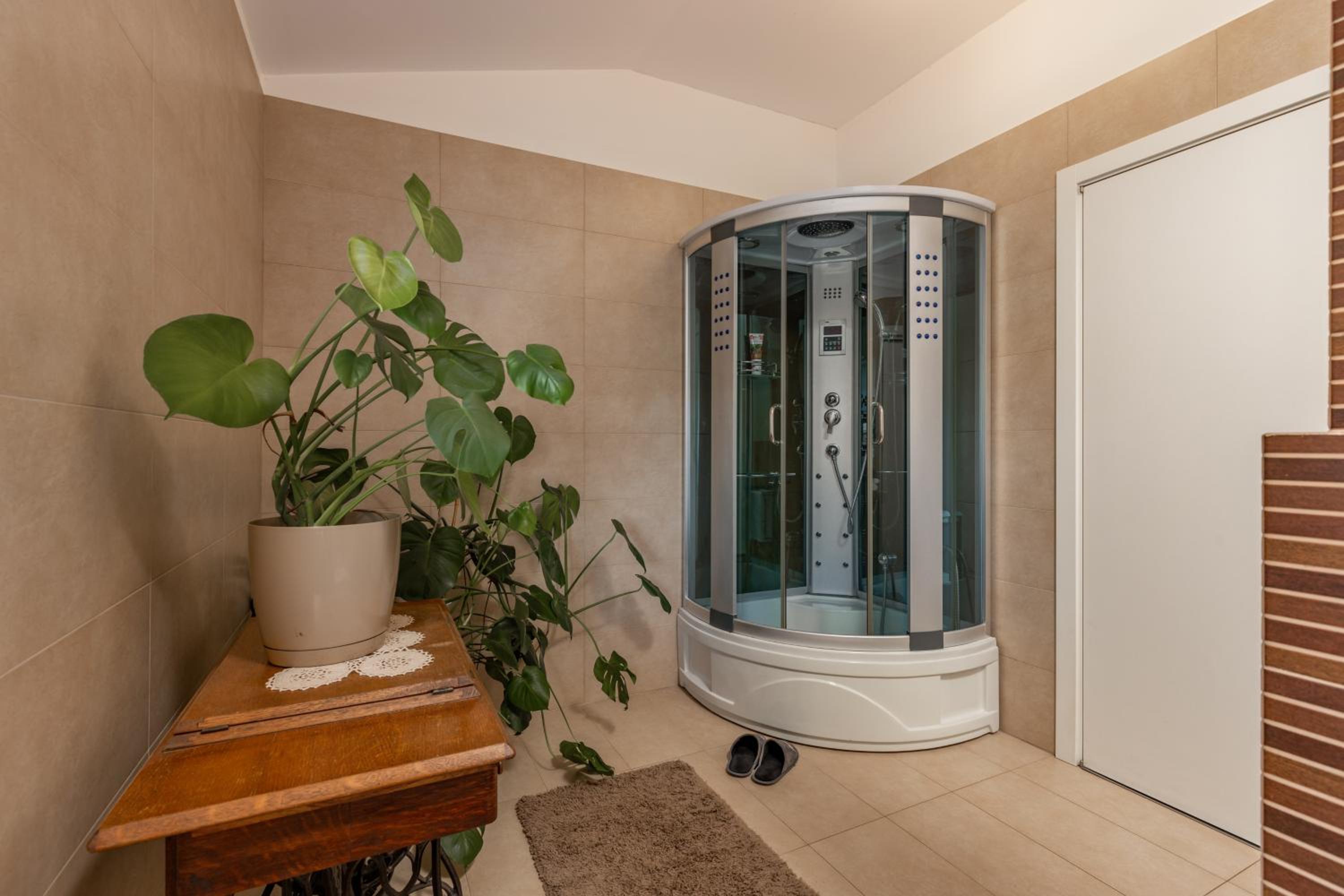 Triple Room with Sea View - Photo 13