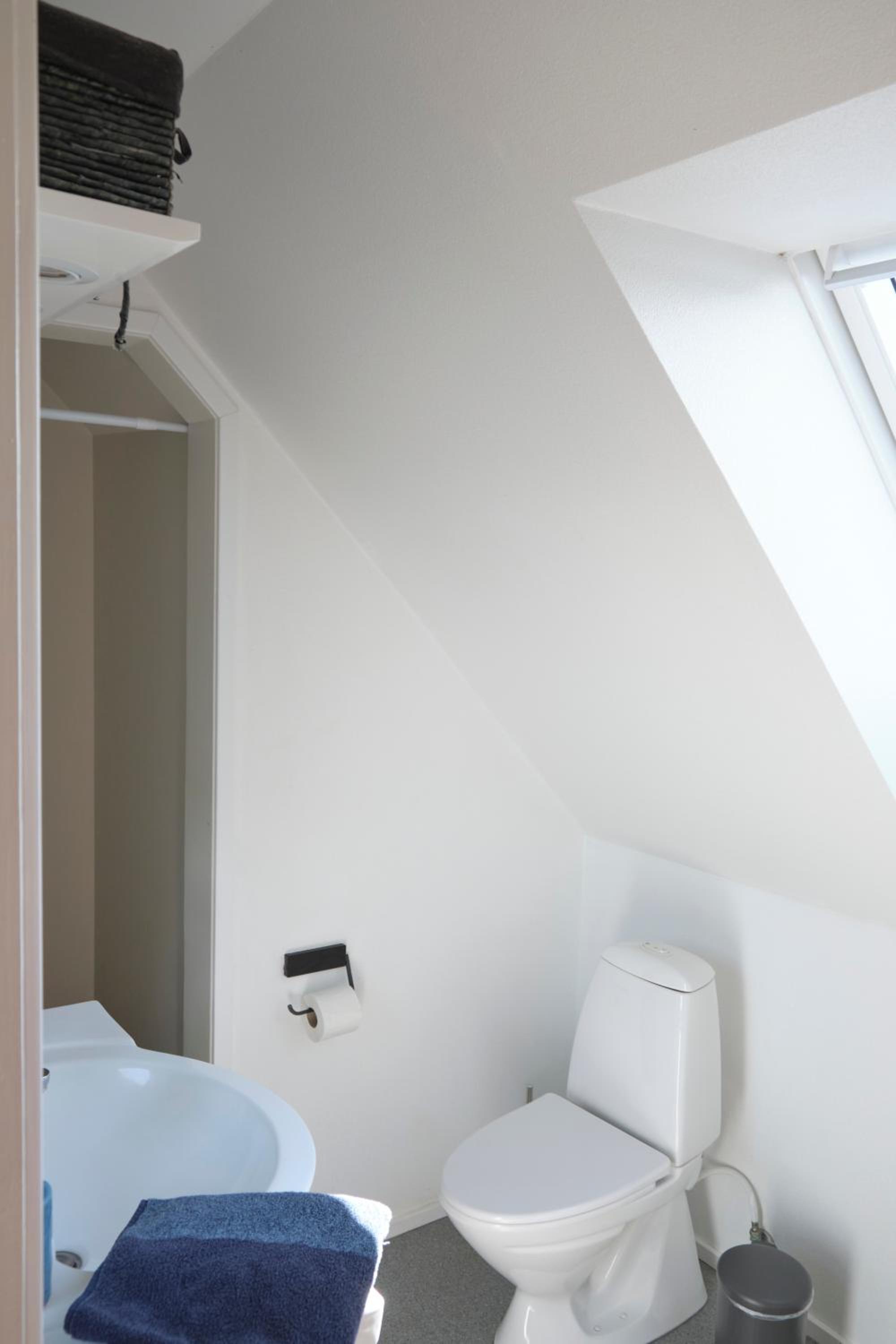 Twin Room with Shared Bathroom photo 3