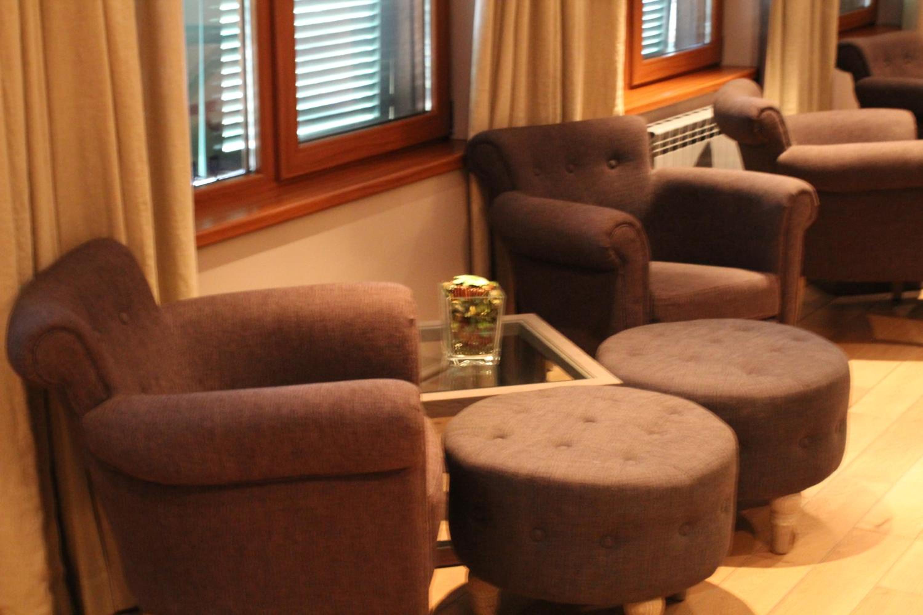 Double Room with Free Secured Parking - Photo 9