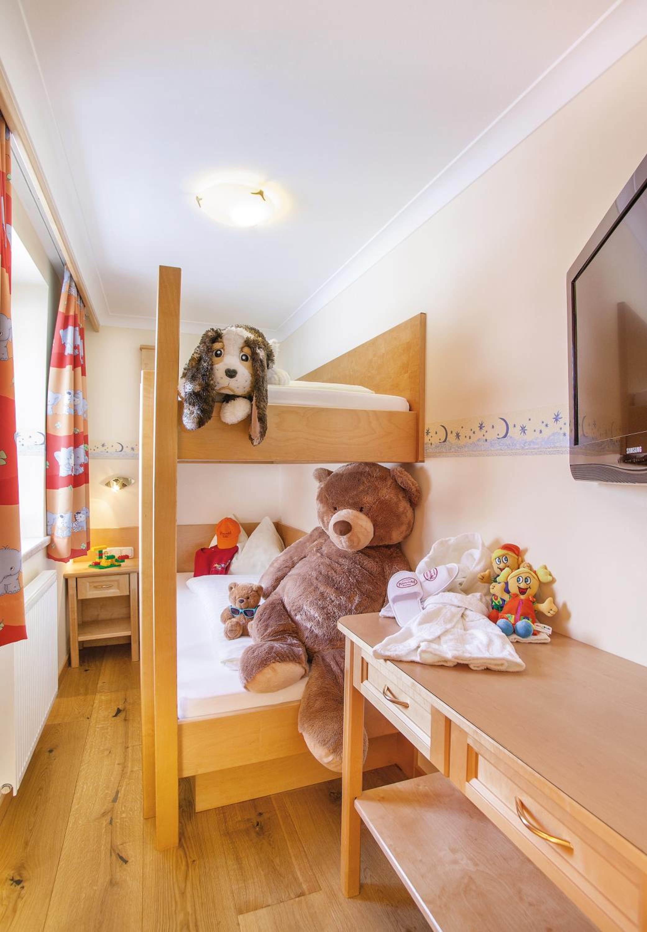 Family Apartment (2 Adults + 2 Children) - Photo 2