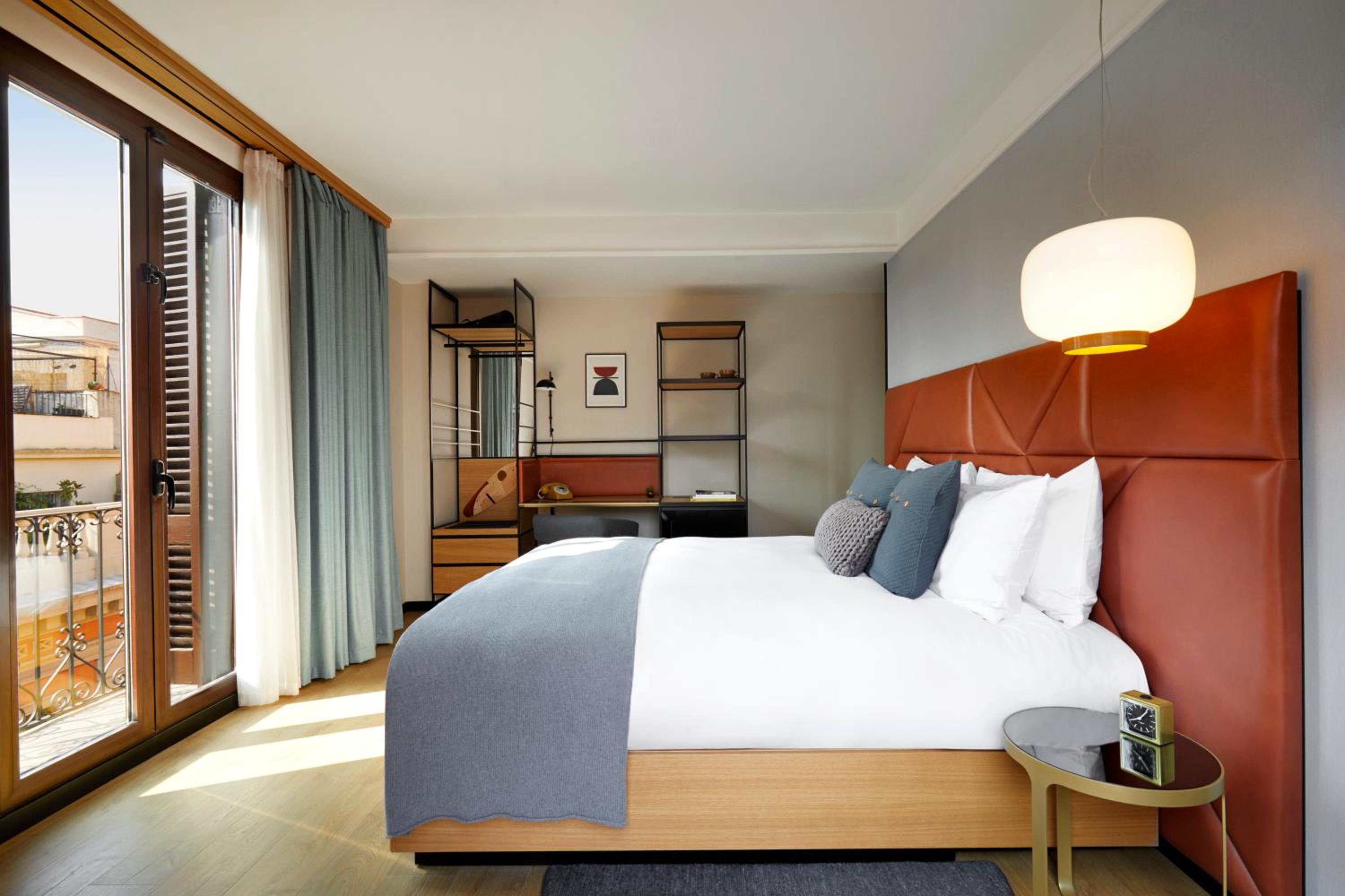 Habitación Premium King con Balcón