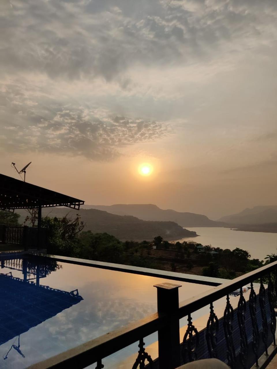 Leela Villa Super Deluxe - No Stags Allowed - Photo 12