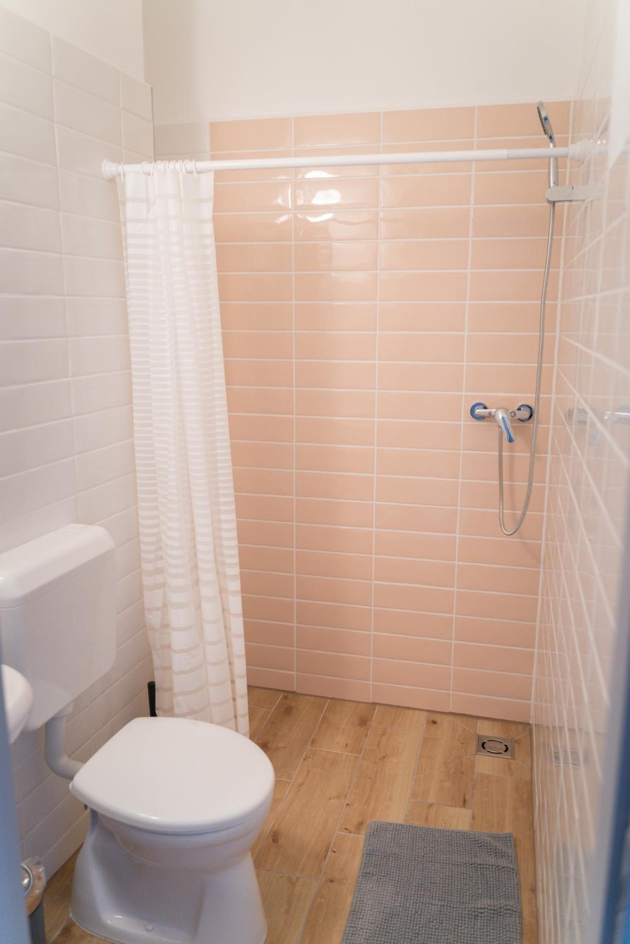 Two-Bedroom House - Photo 15