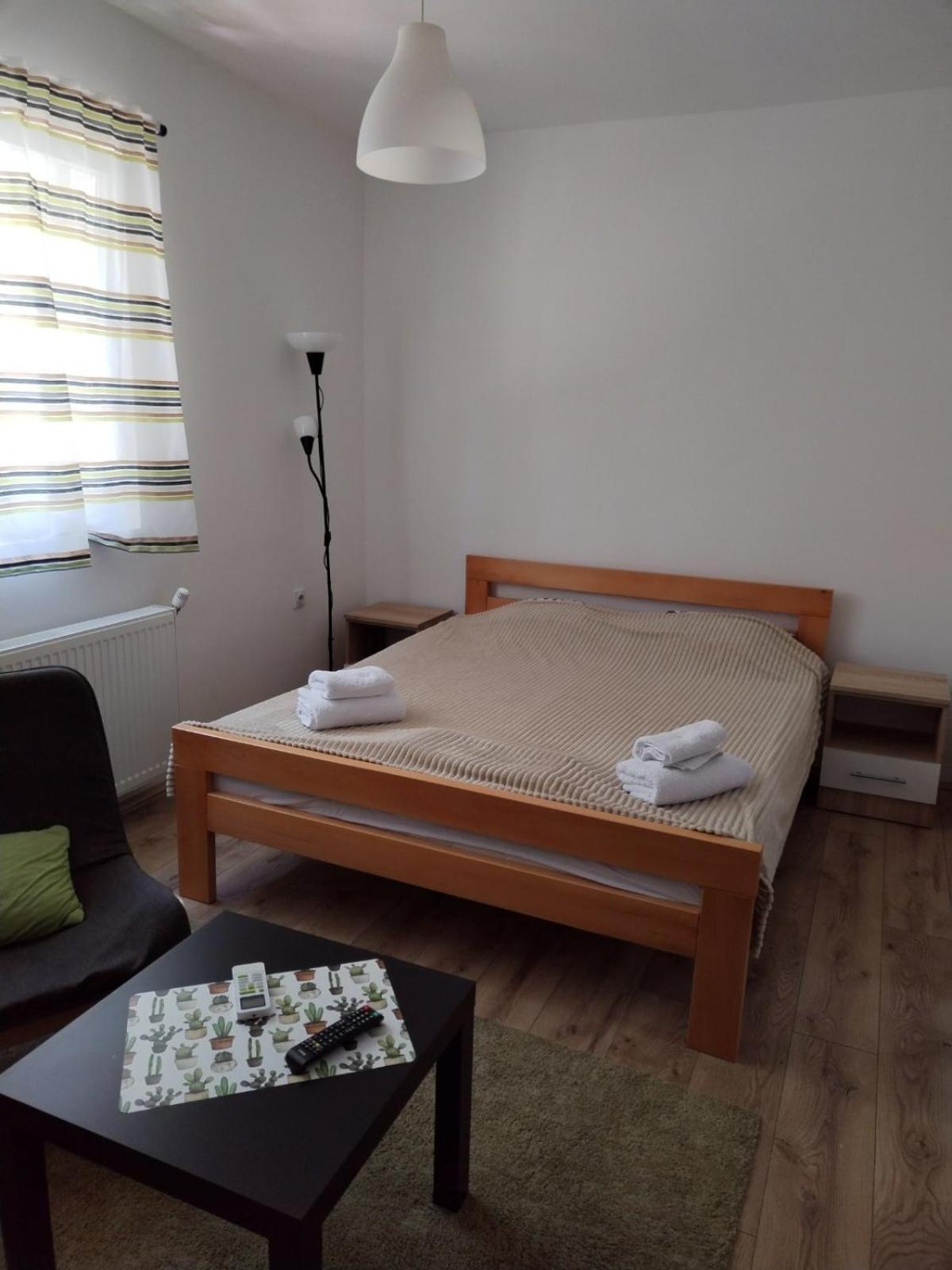 One-Bedroom Apartment photo 1