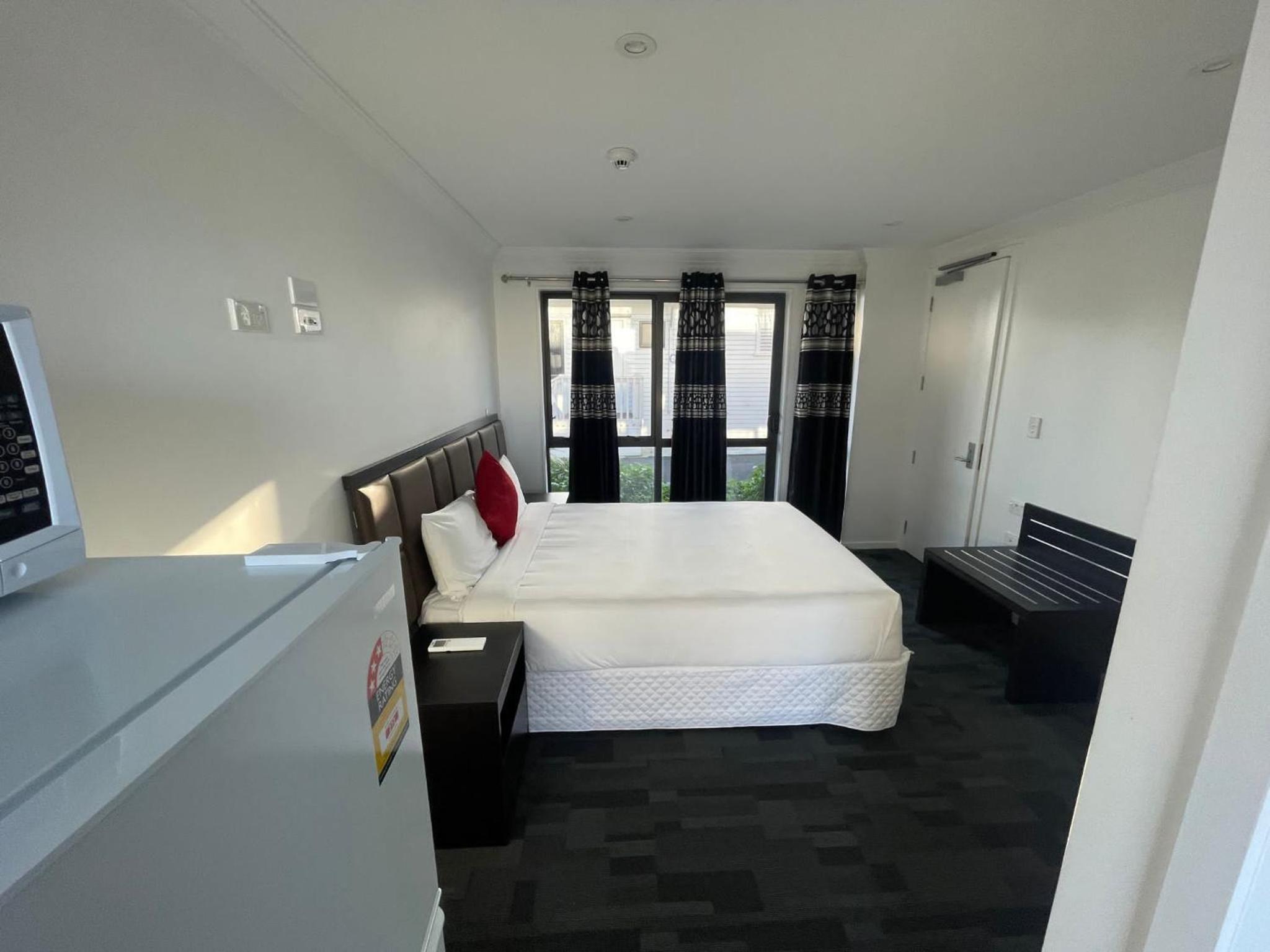 Queen Room - Photo 6