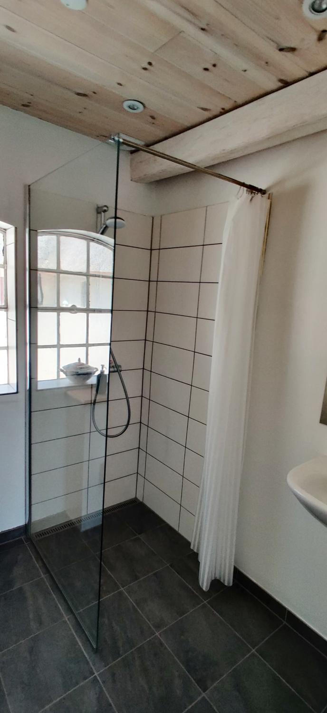 Large Double or Twin Room - Photo 9