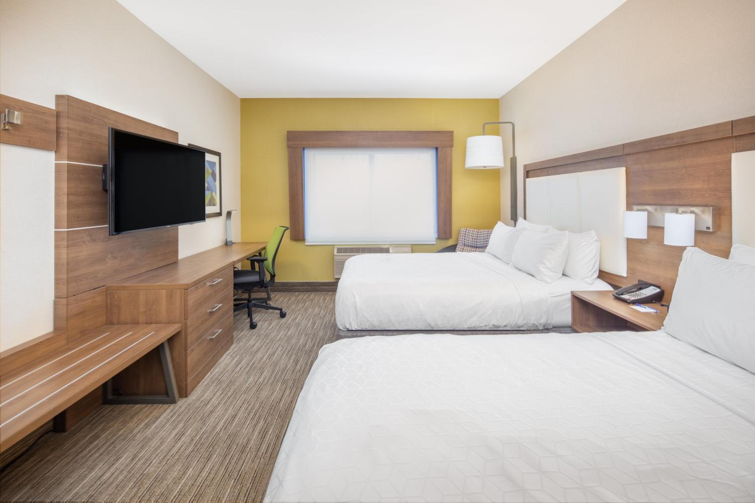 Standard Queen Room with Two Queen Beds - Photo 1