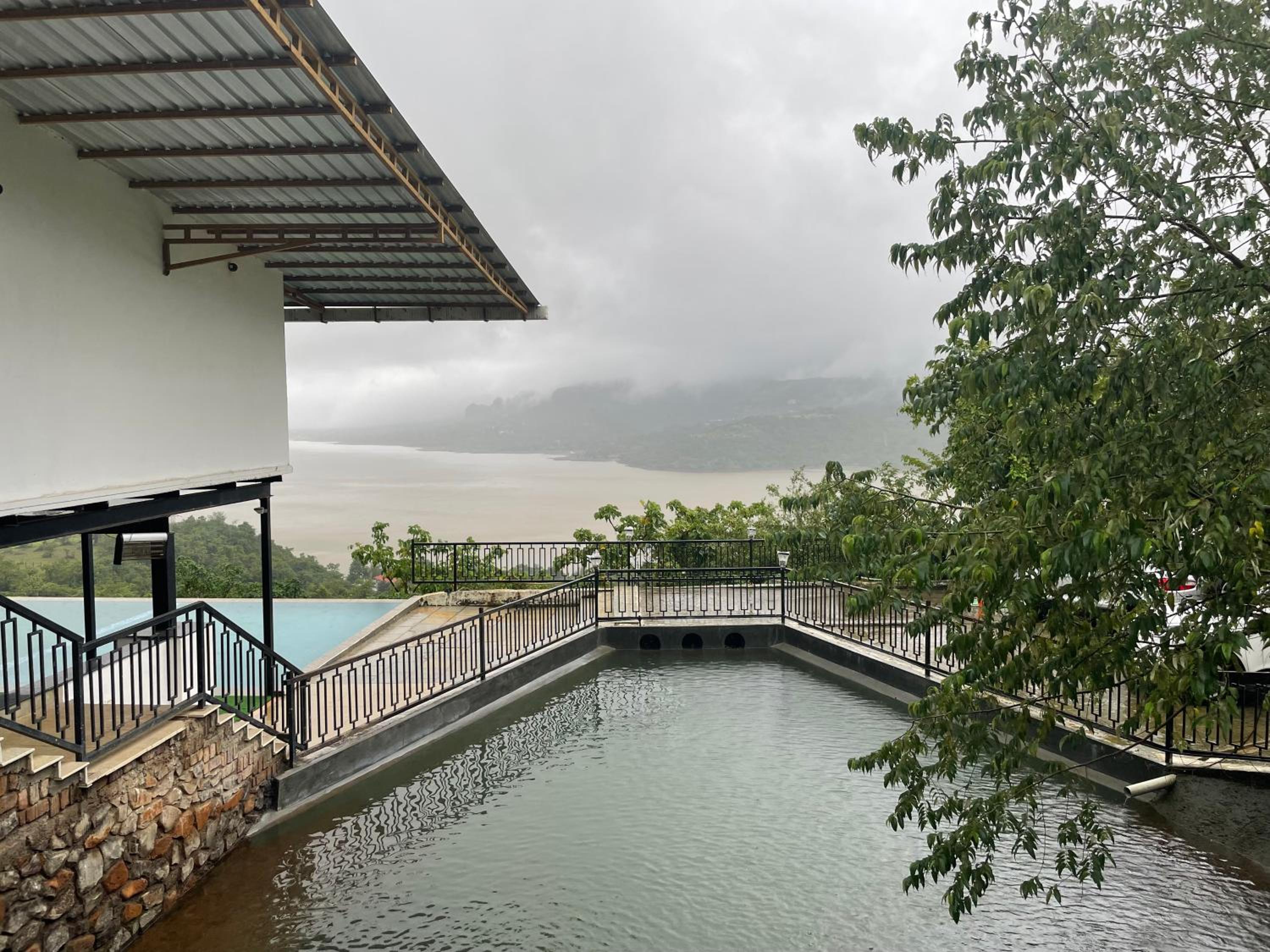 Infinity Villa Super Deluxe - No Stags Allowed - Photo 11