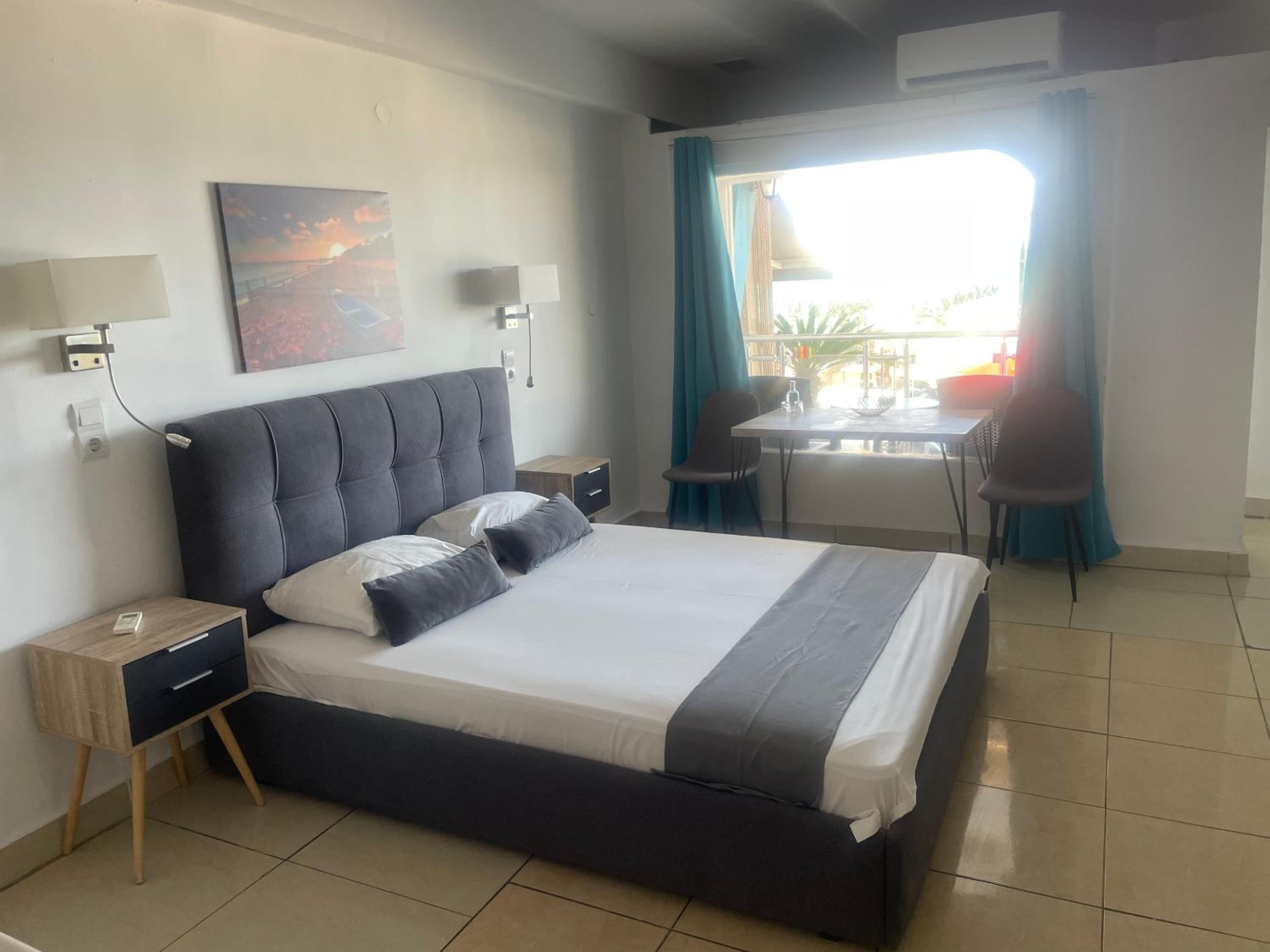Double Room with Sea View - Photo 1