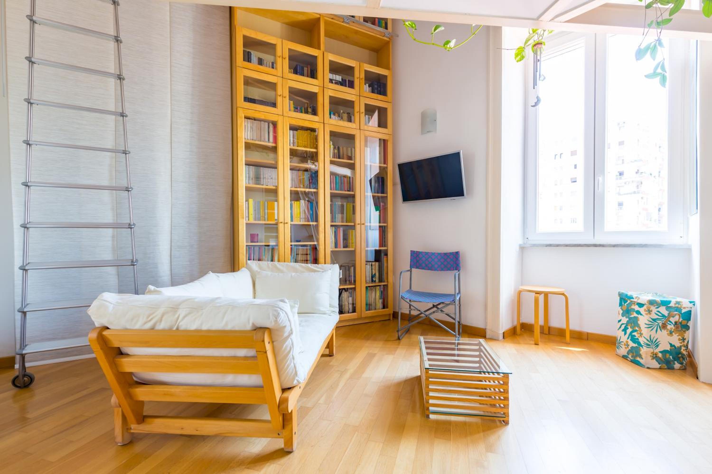 One-Bedroom Apartment with Sea View and Balcony