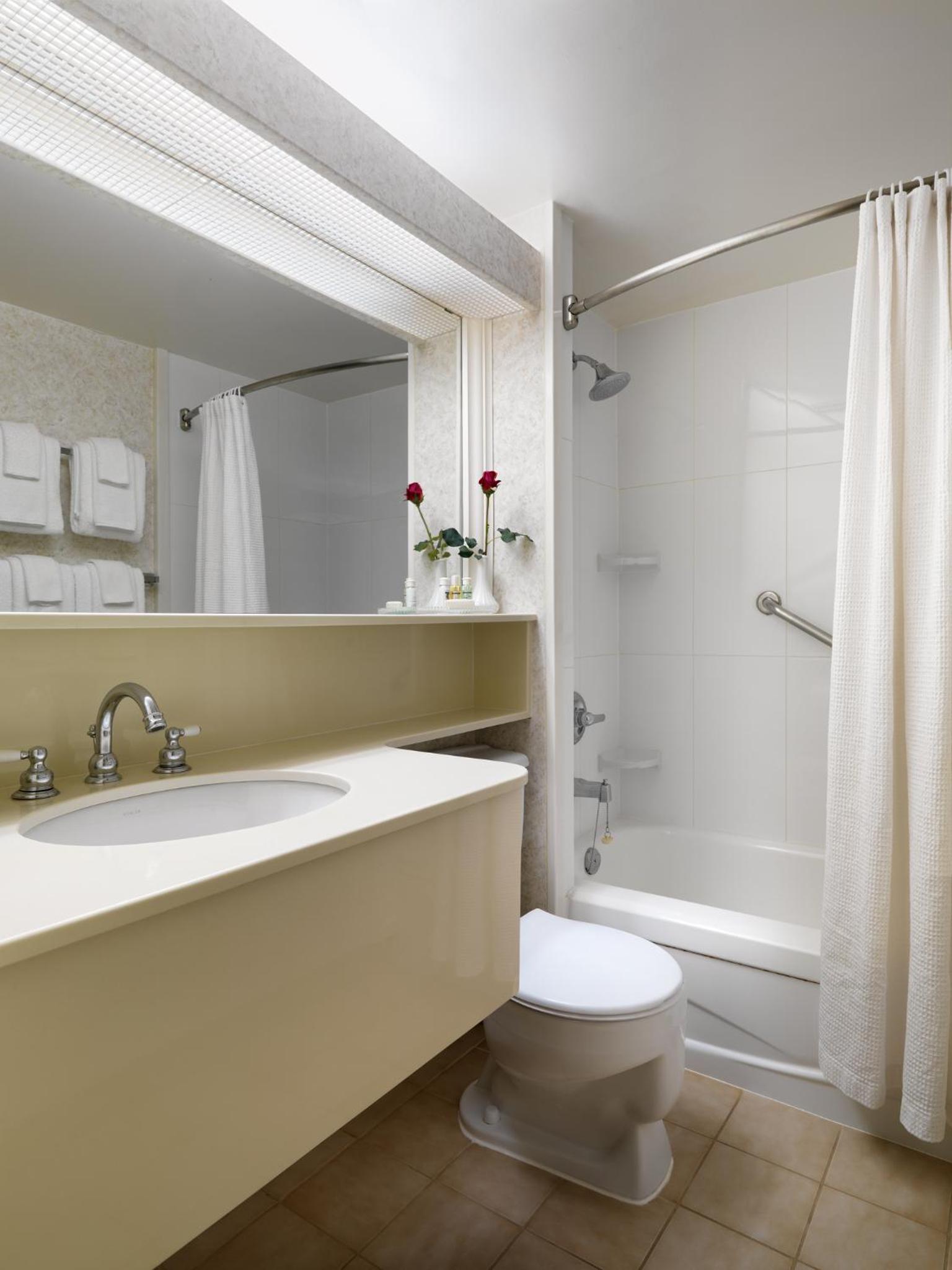 Guest Room - Photo 2