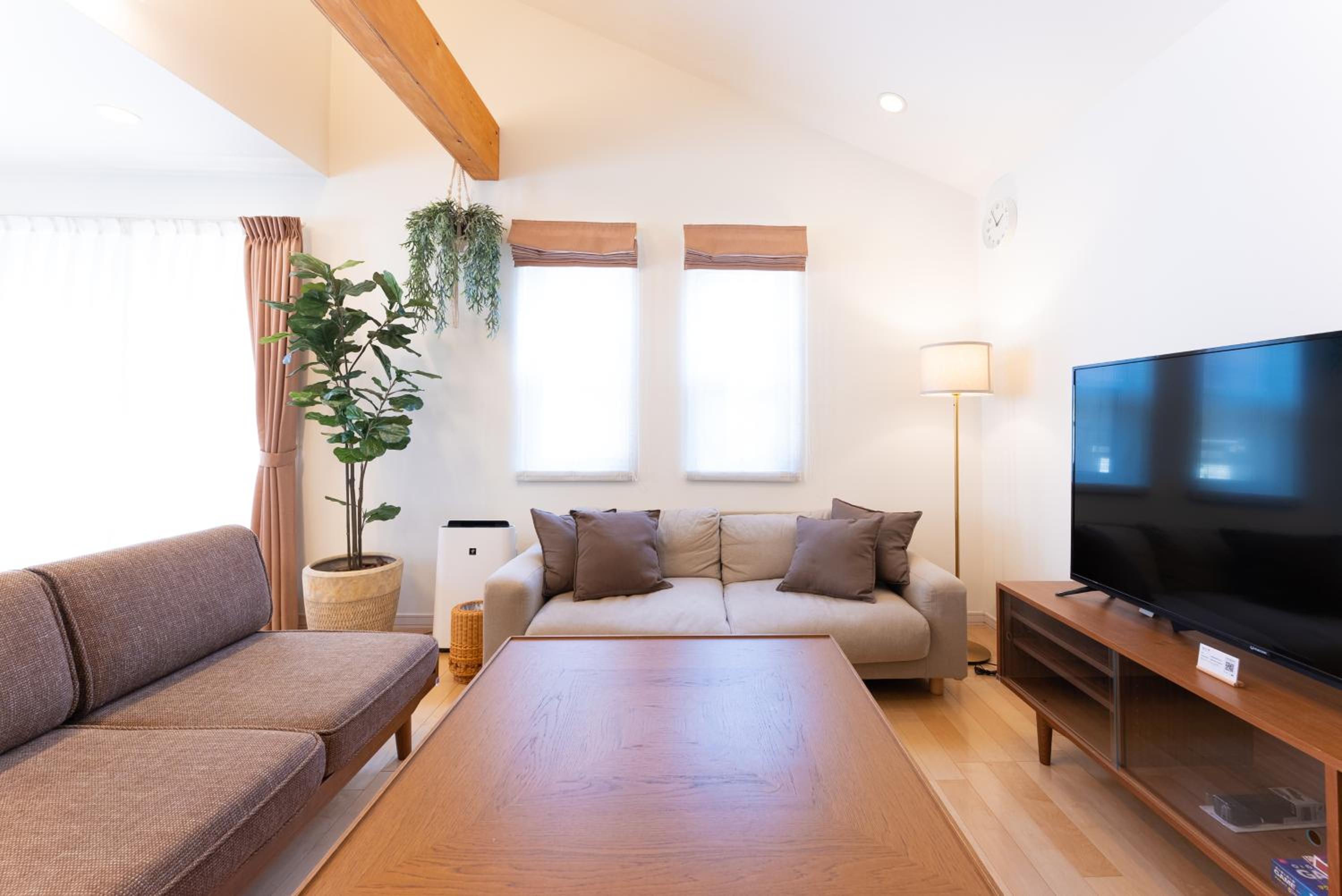Three-Bedroom Villa - Photo 3