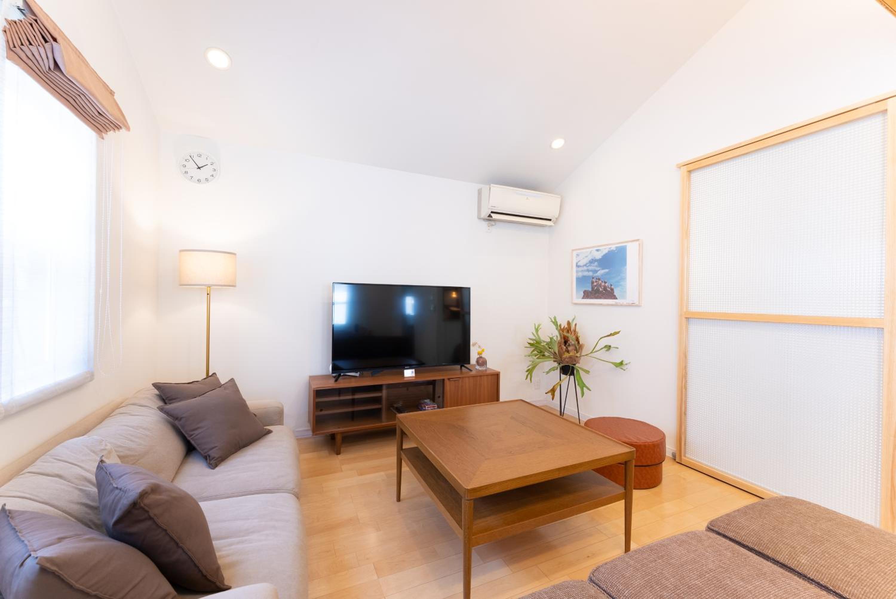 Three-Bedroom Villa - Photo 4