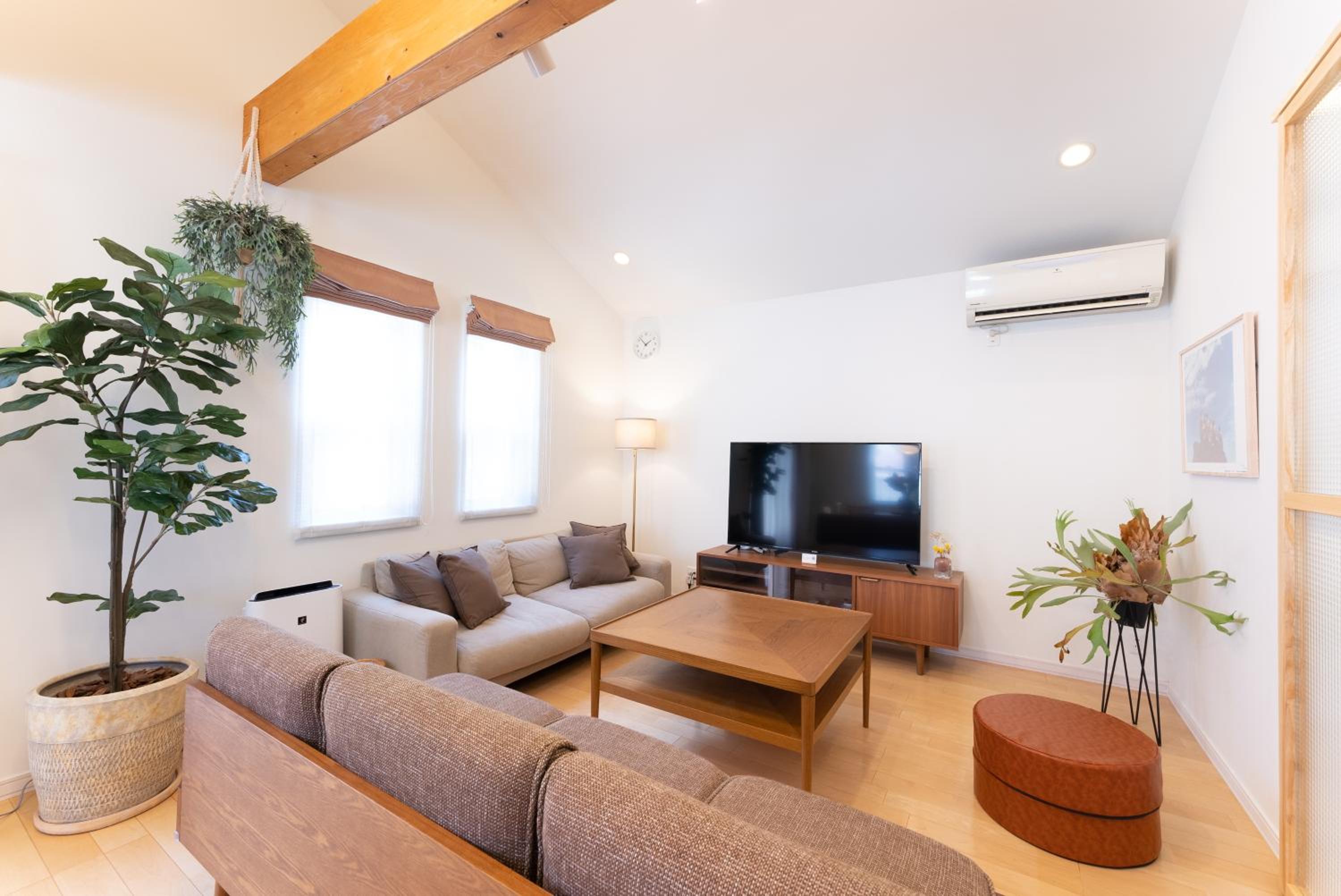 Three-Bedroom Villa - Photo 11