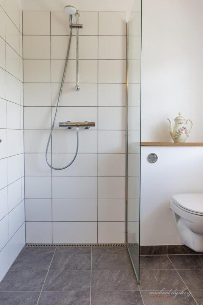 Double or Twin Room with Private Bathroom - Photo 7