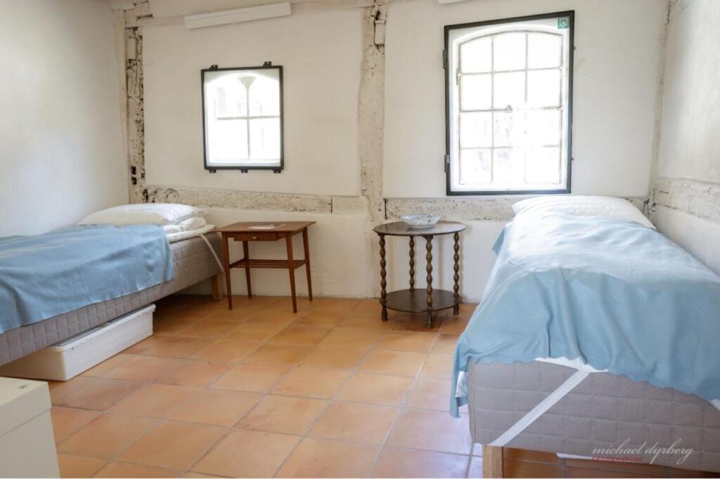 Large Double Room - Photo 10