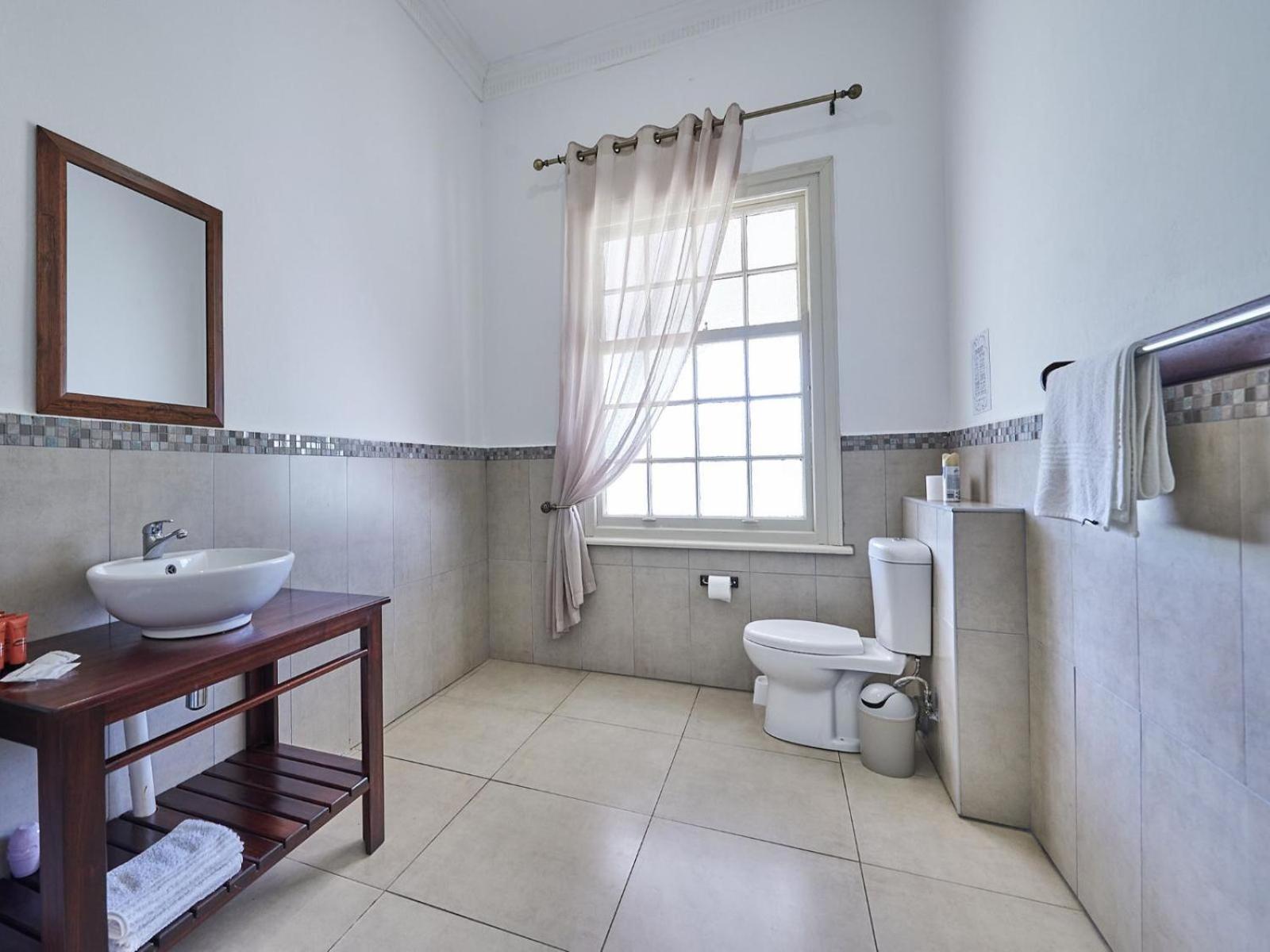 Double Room with Private Bathroom - Photo 8