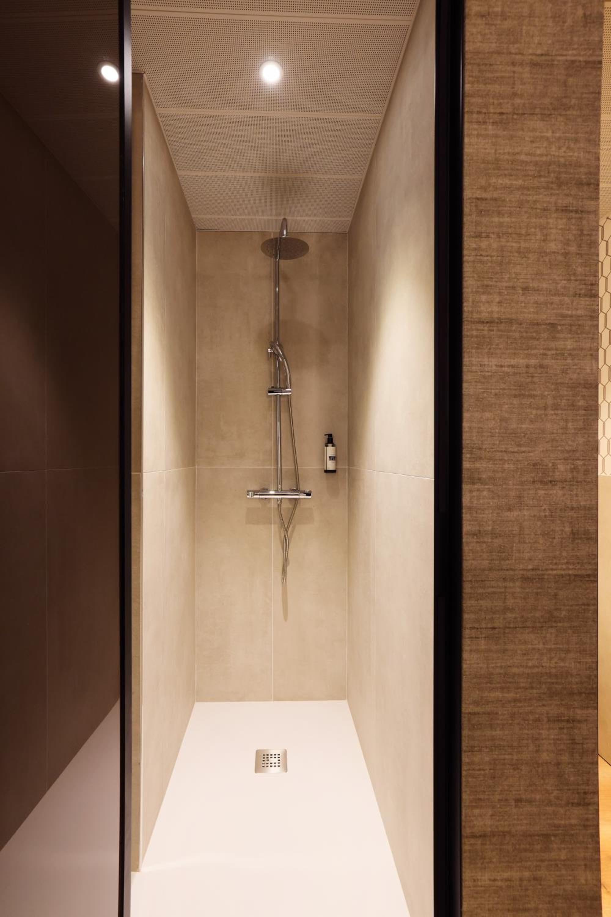 One-Bedroom Apartment - Photo 18