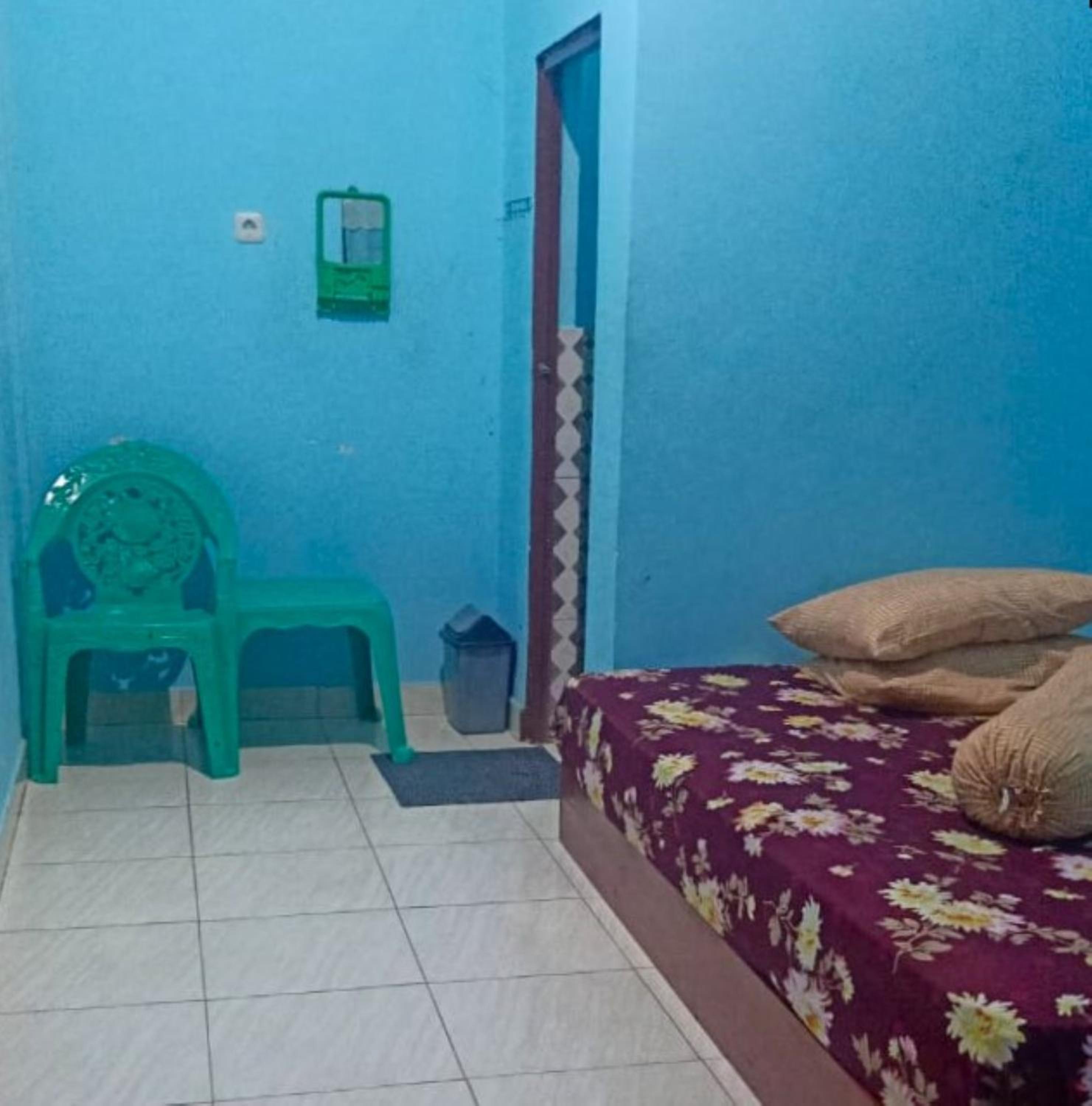 Standard Double Room - Photo 11