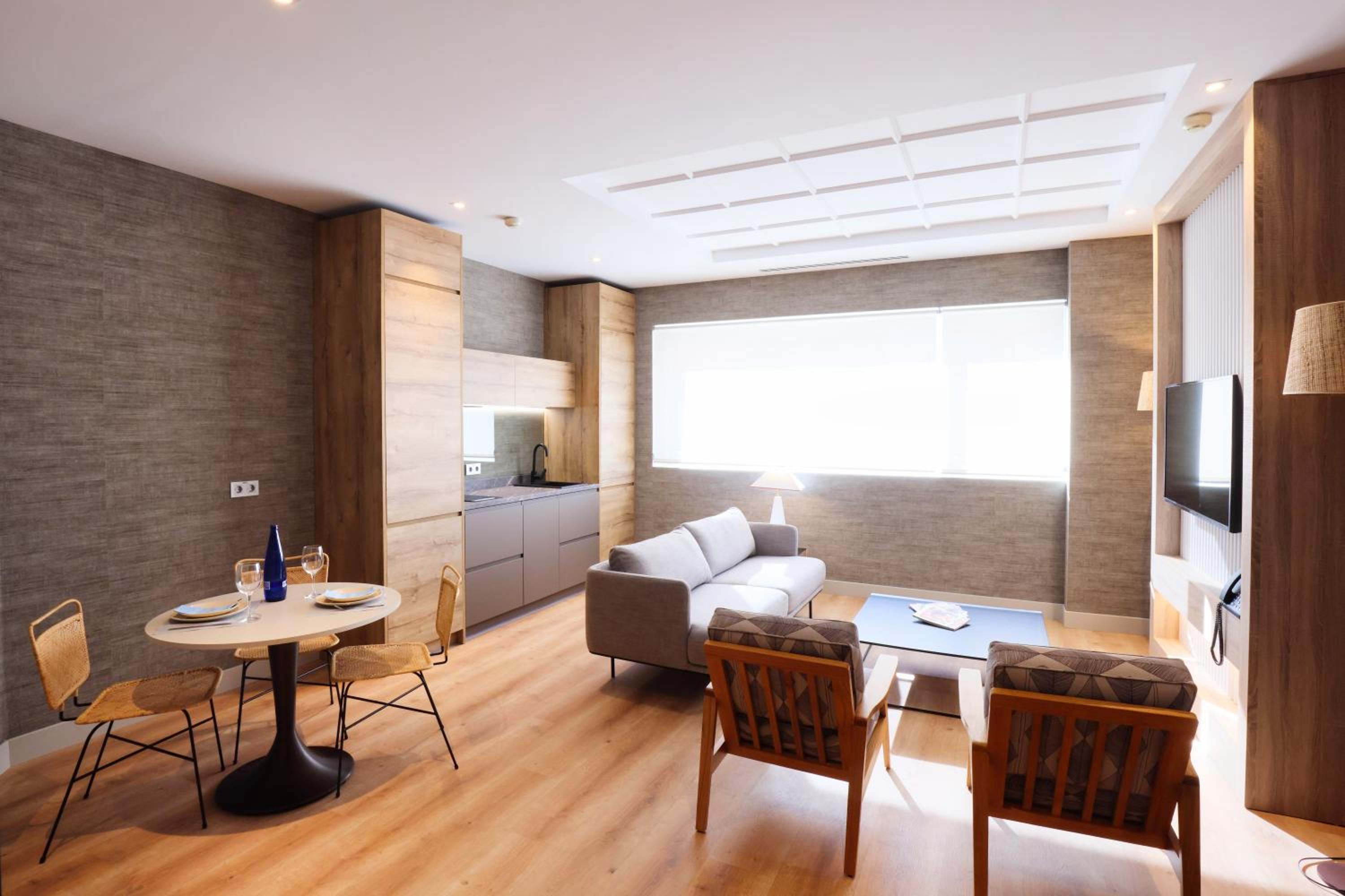 One-Bedroom Apartment - Photo 15