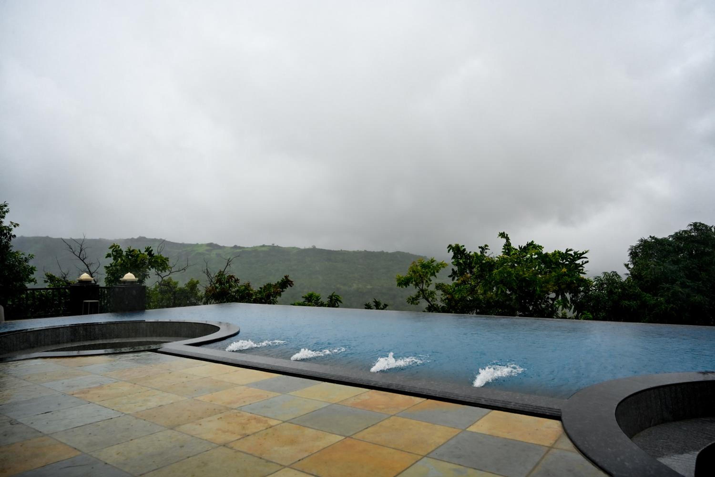 Sapphire Royal Suite - No Stags Allowed - Photo 16