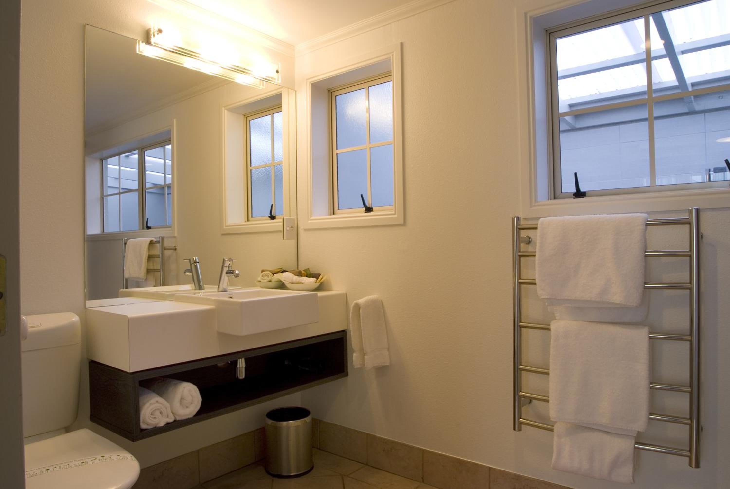 Executive One Bedroom Suite with Spa Pool - Photo 4