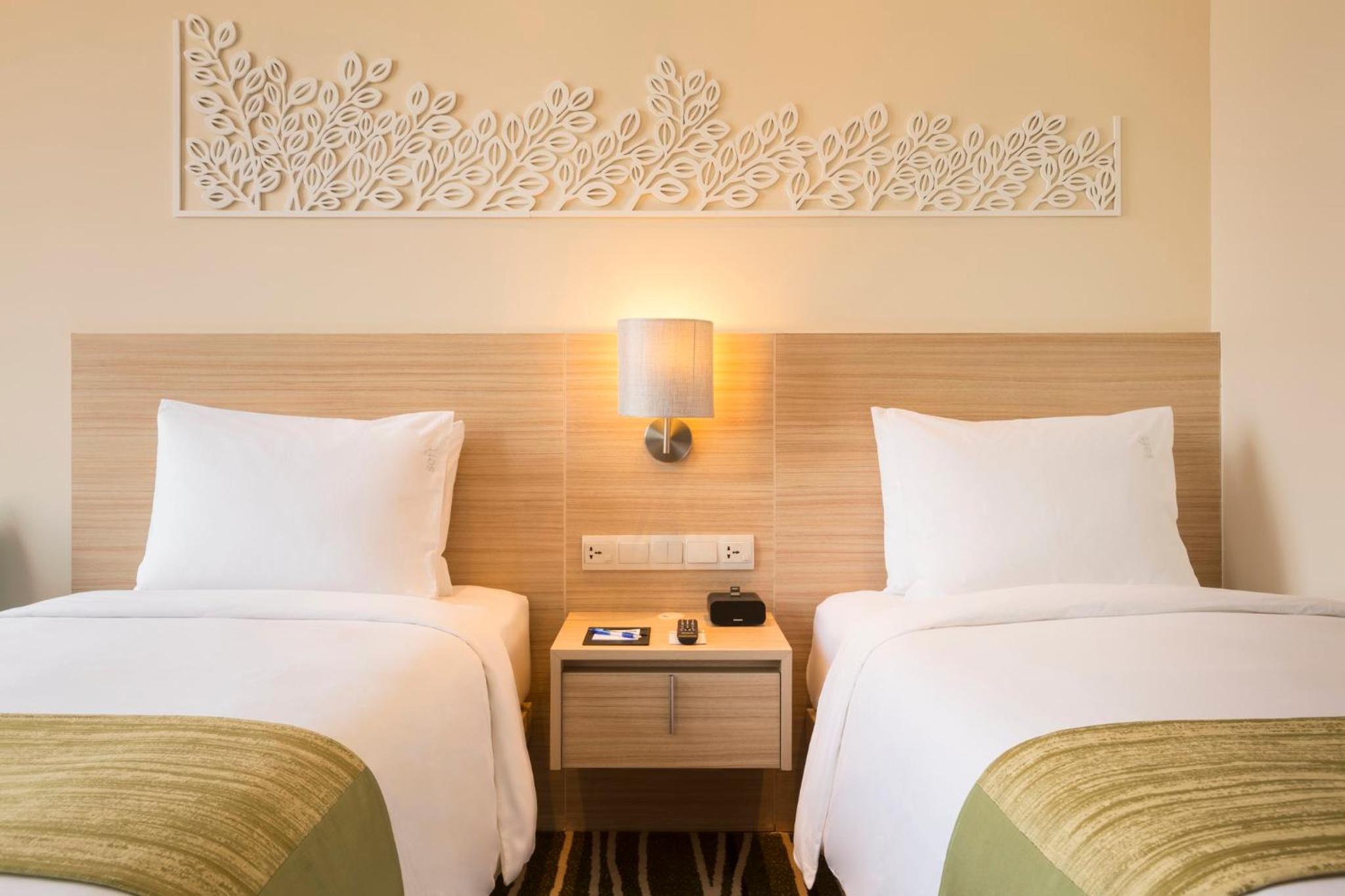 Standard Twin Room with City View and Free Breakfast - Smoking