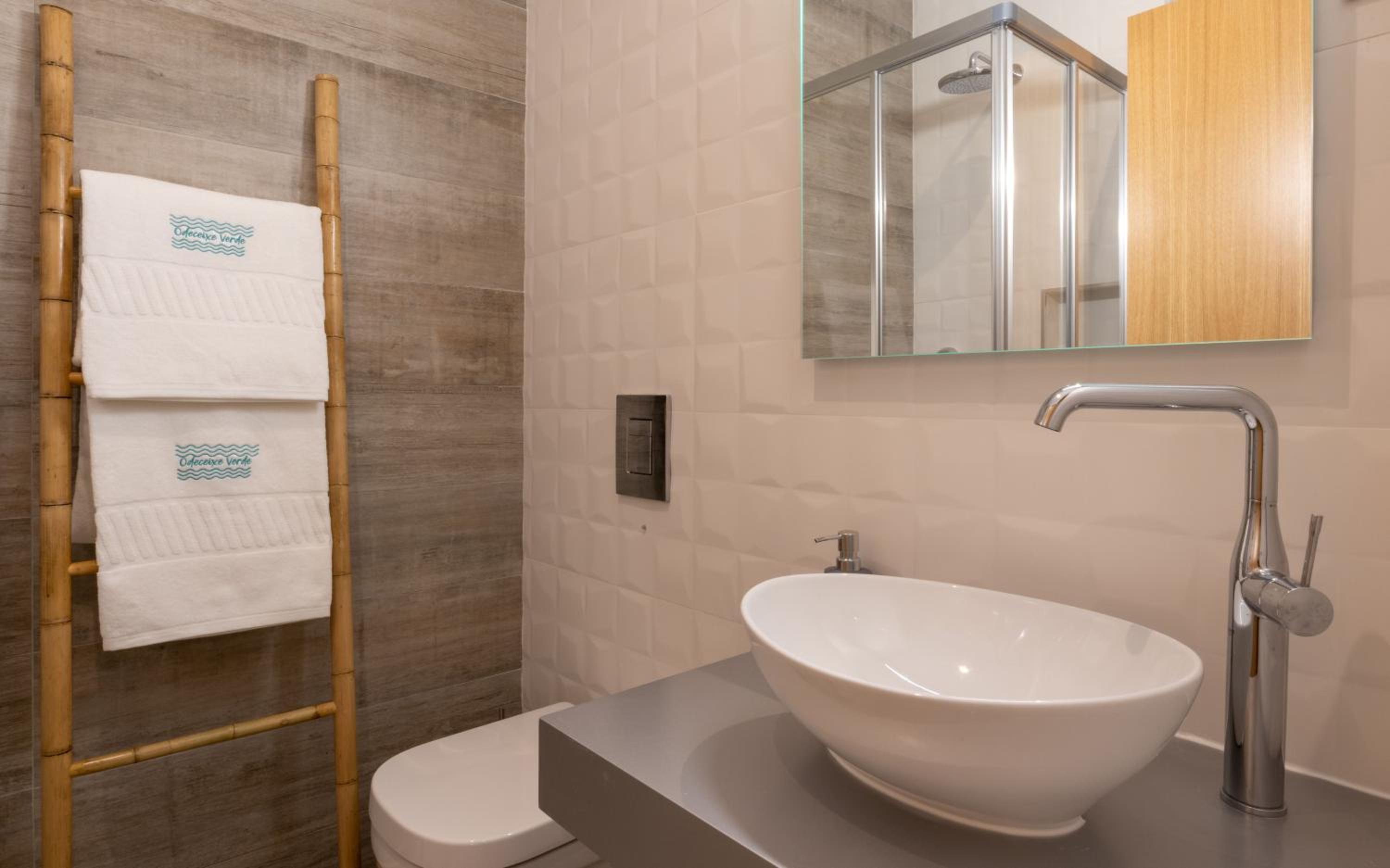 Deluxe Double Room - Photo 10