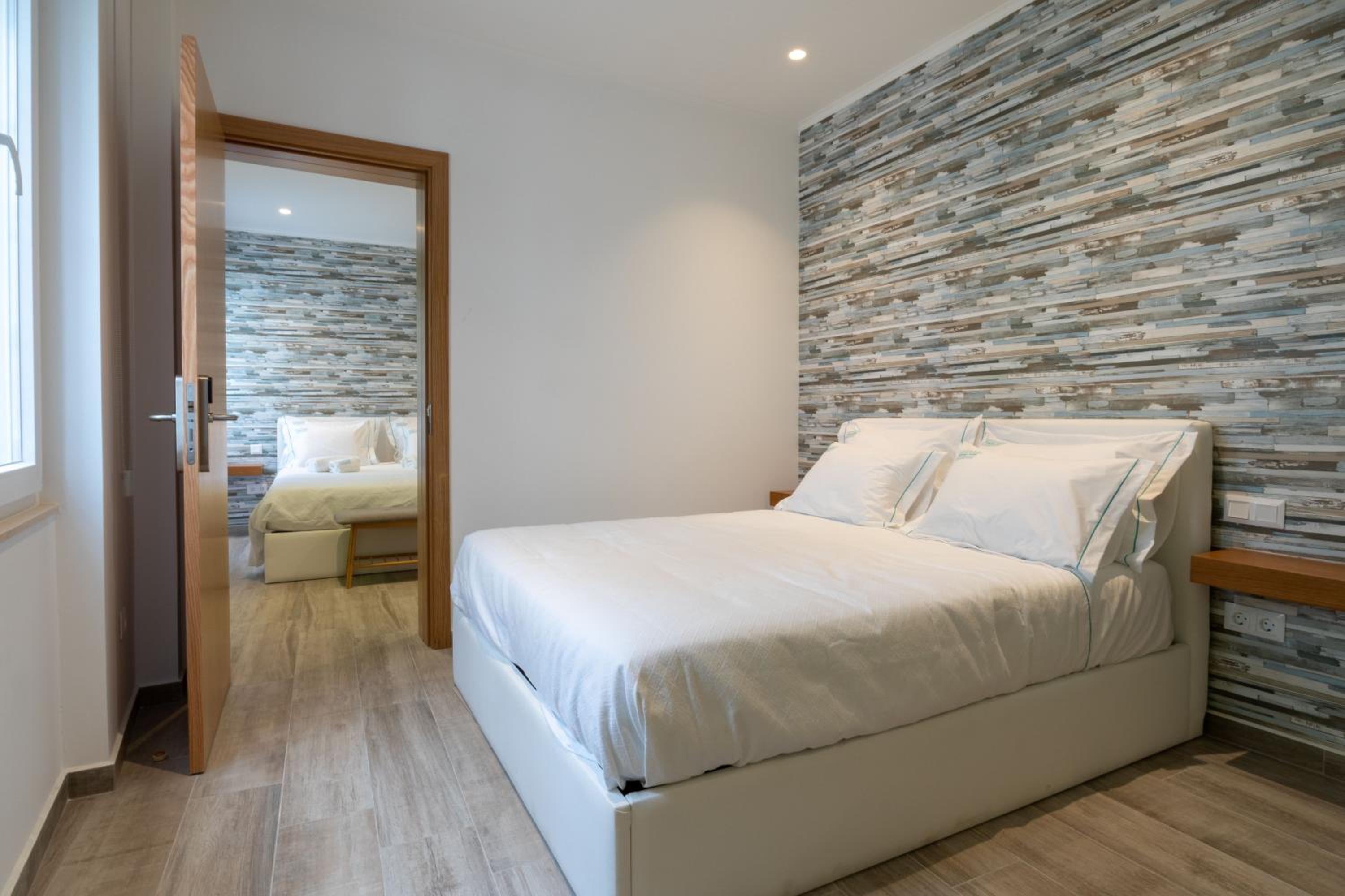 Deluxe Double Room - Photo 7