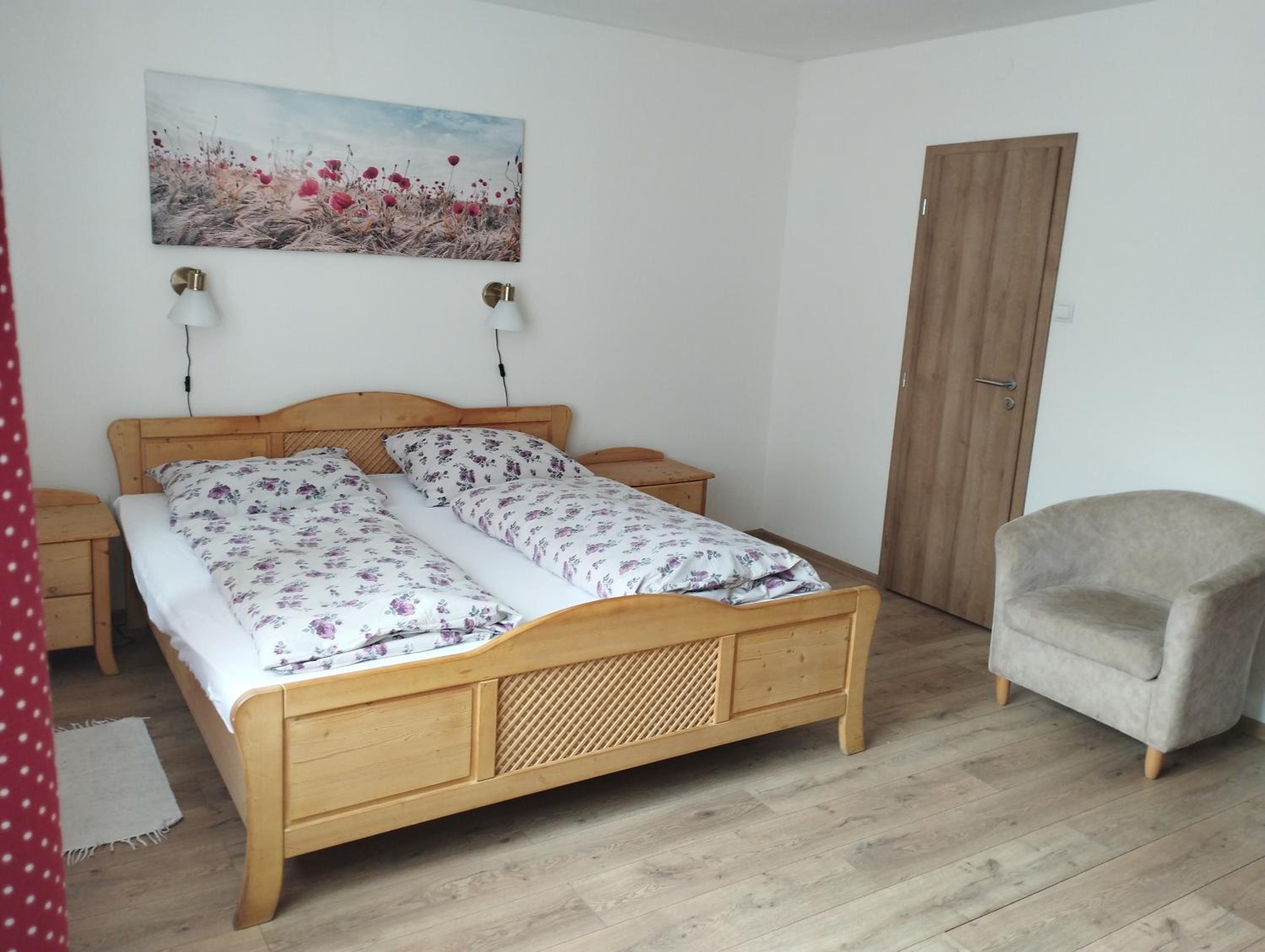 Quadruple Room with Bathroom - Photo 2