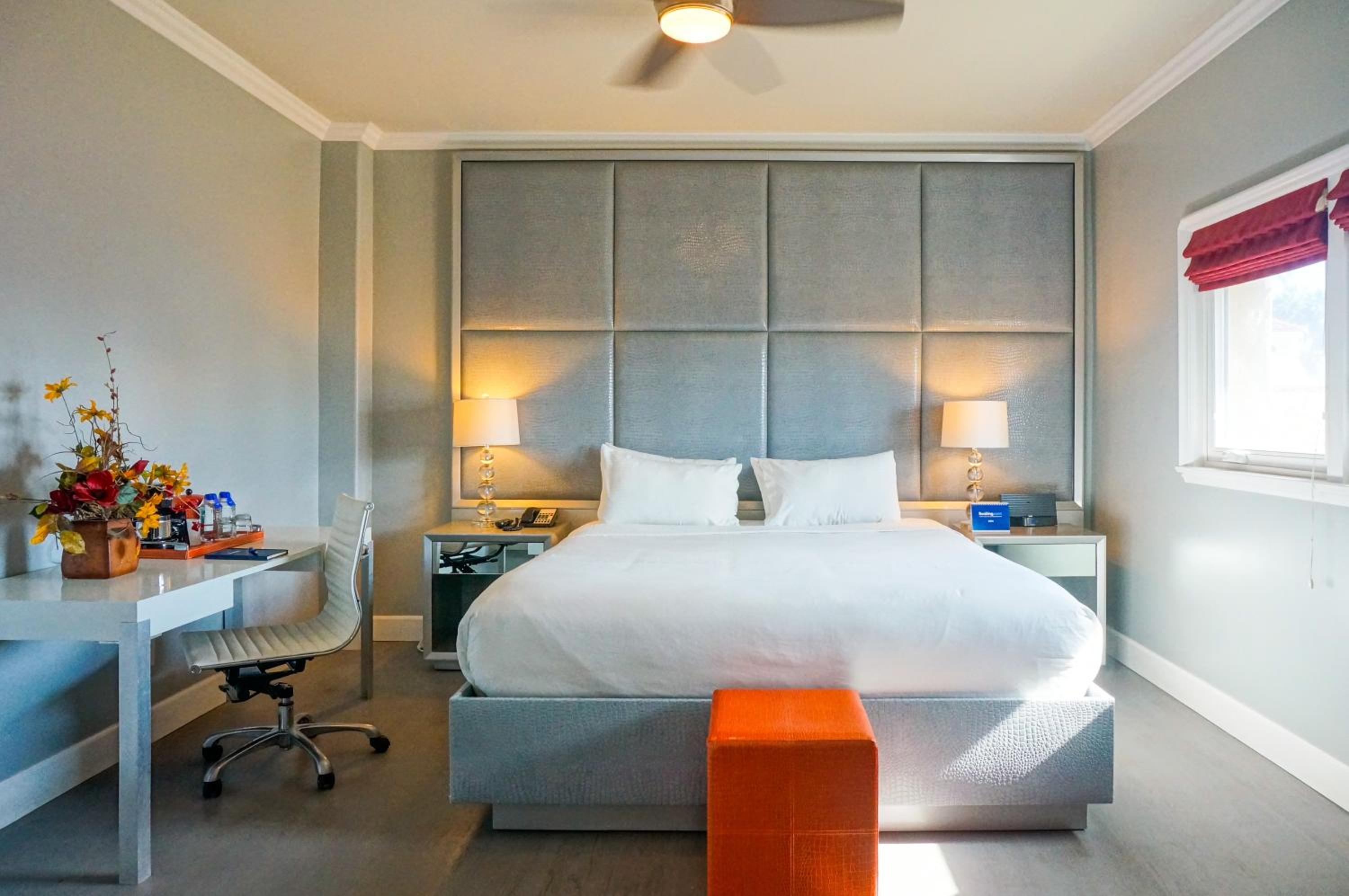 Deluxe Queen Room - Photo 9