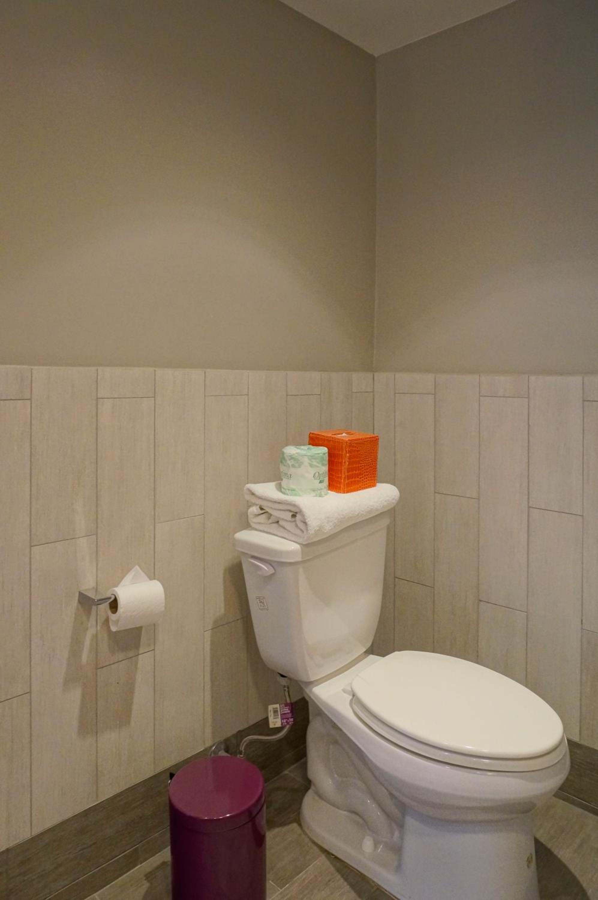 Deluxe Queen Room - Photo 4