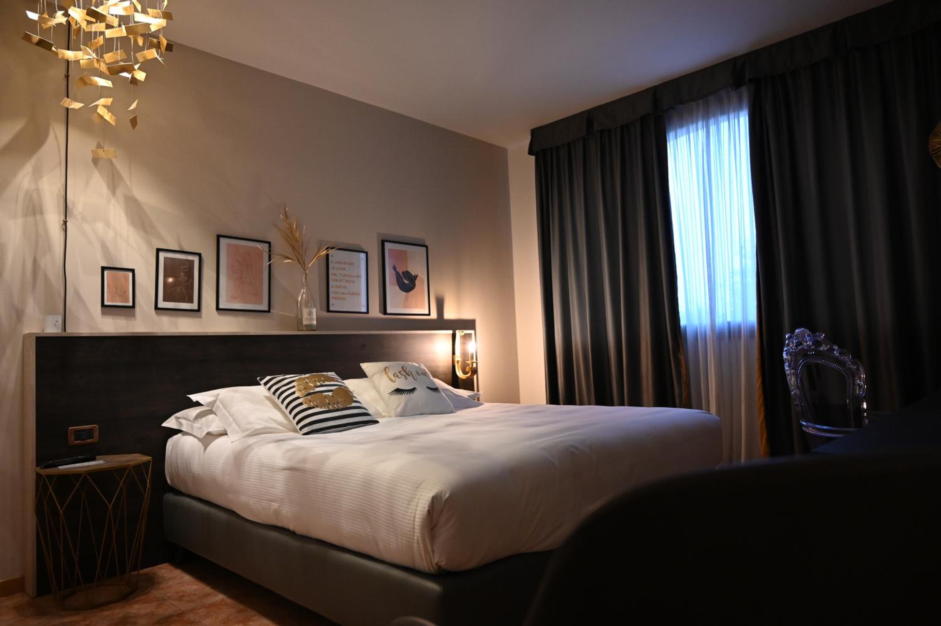 Superior Room - Photo 6