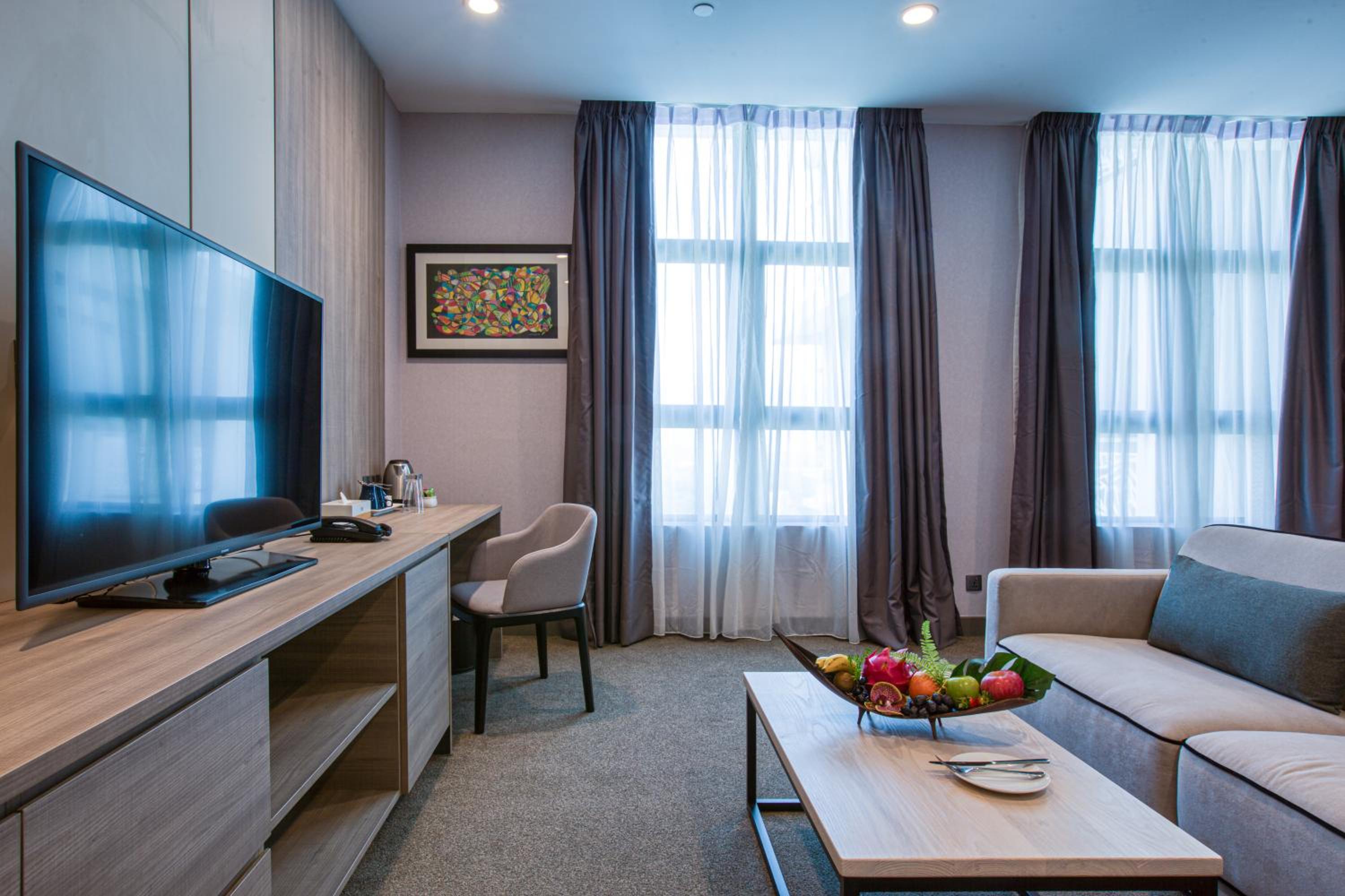 Executive Suite - Photo 4