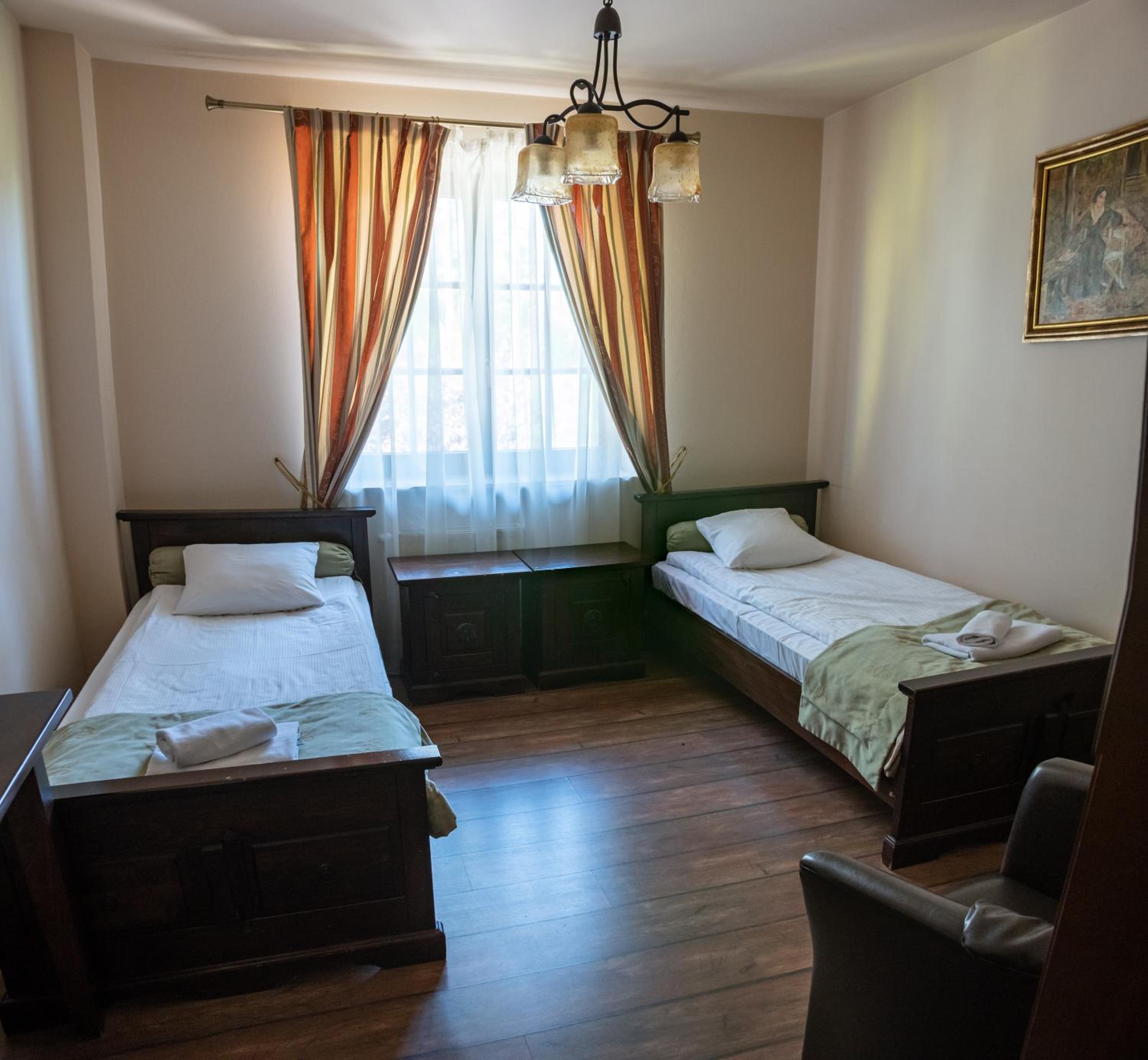 Twin Room With Private Bathroom photo 1